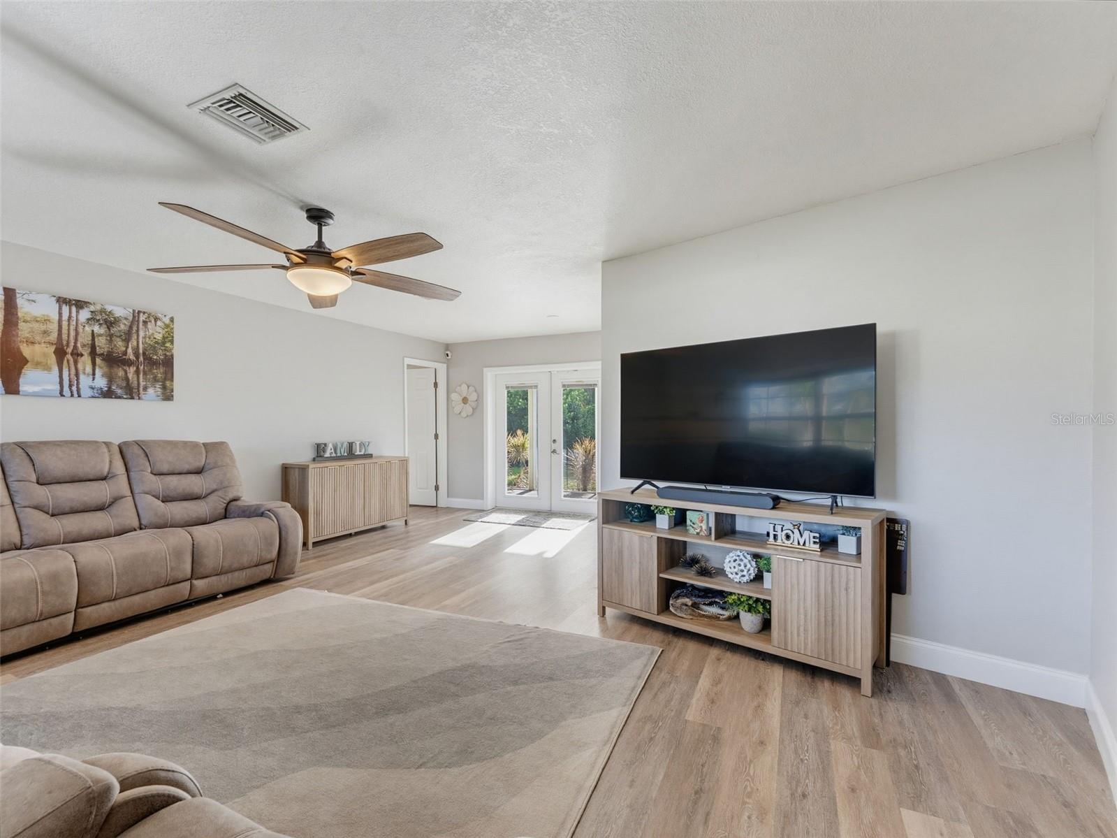1846 DEL ROBLES DR — photo 10