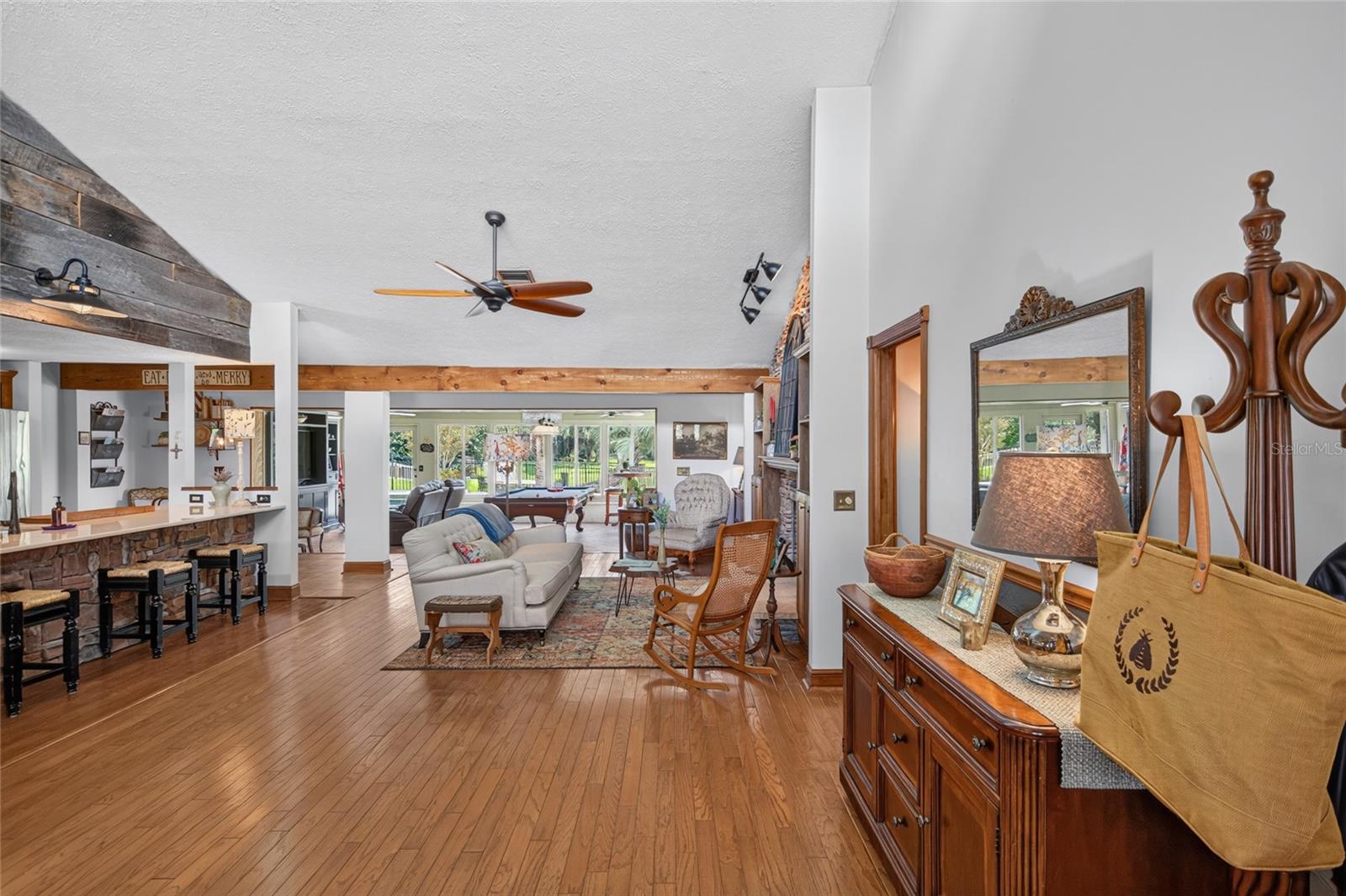 906 RETRIEVER AVE — photo 24