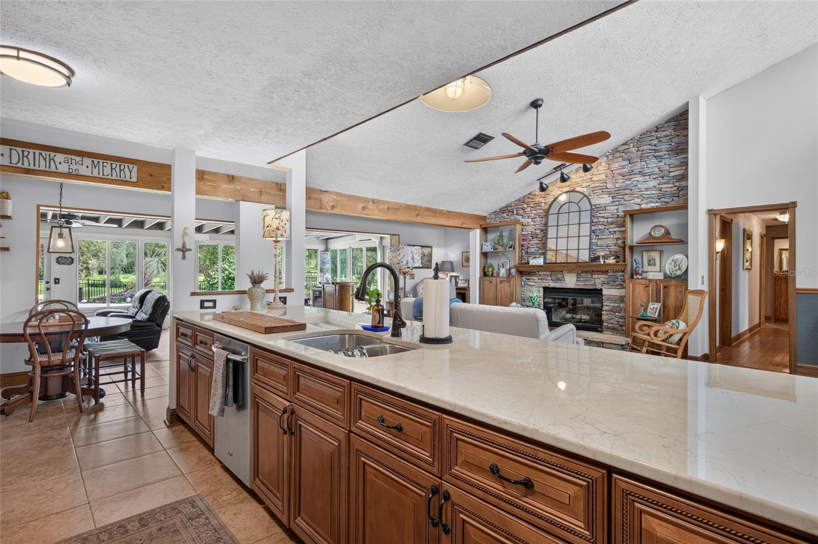 906 RETRIEVER AVE — photo 32