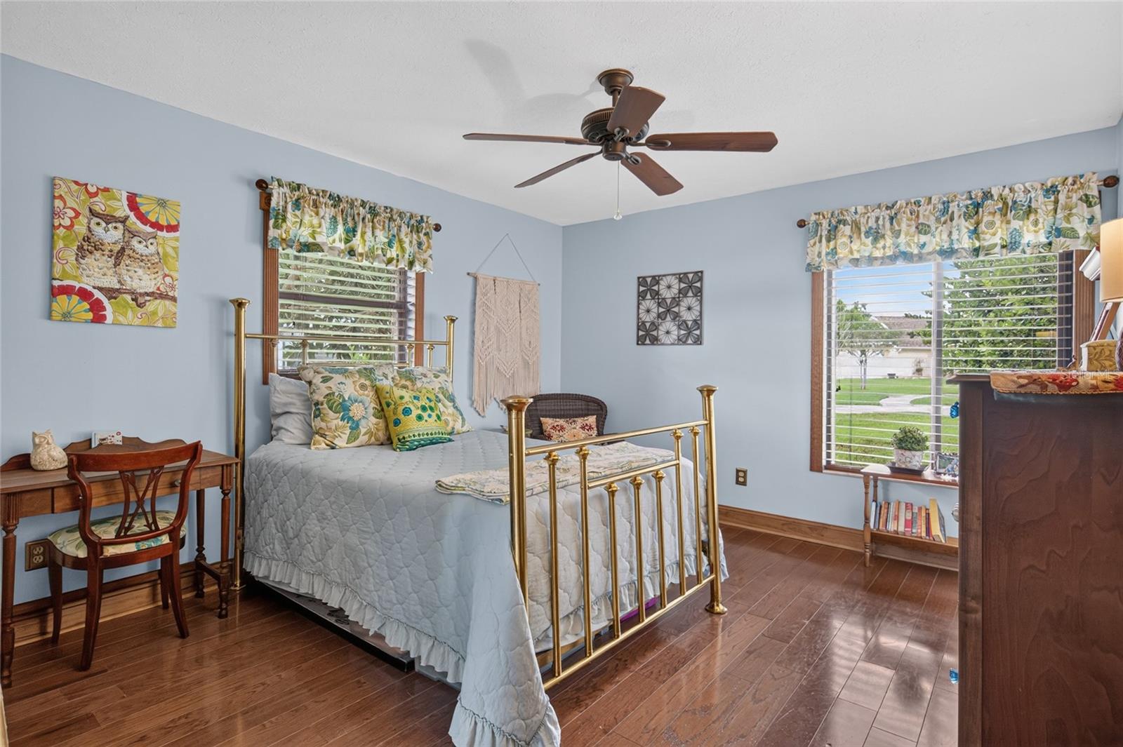 906 RETRIEVER AVE — photo 40
