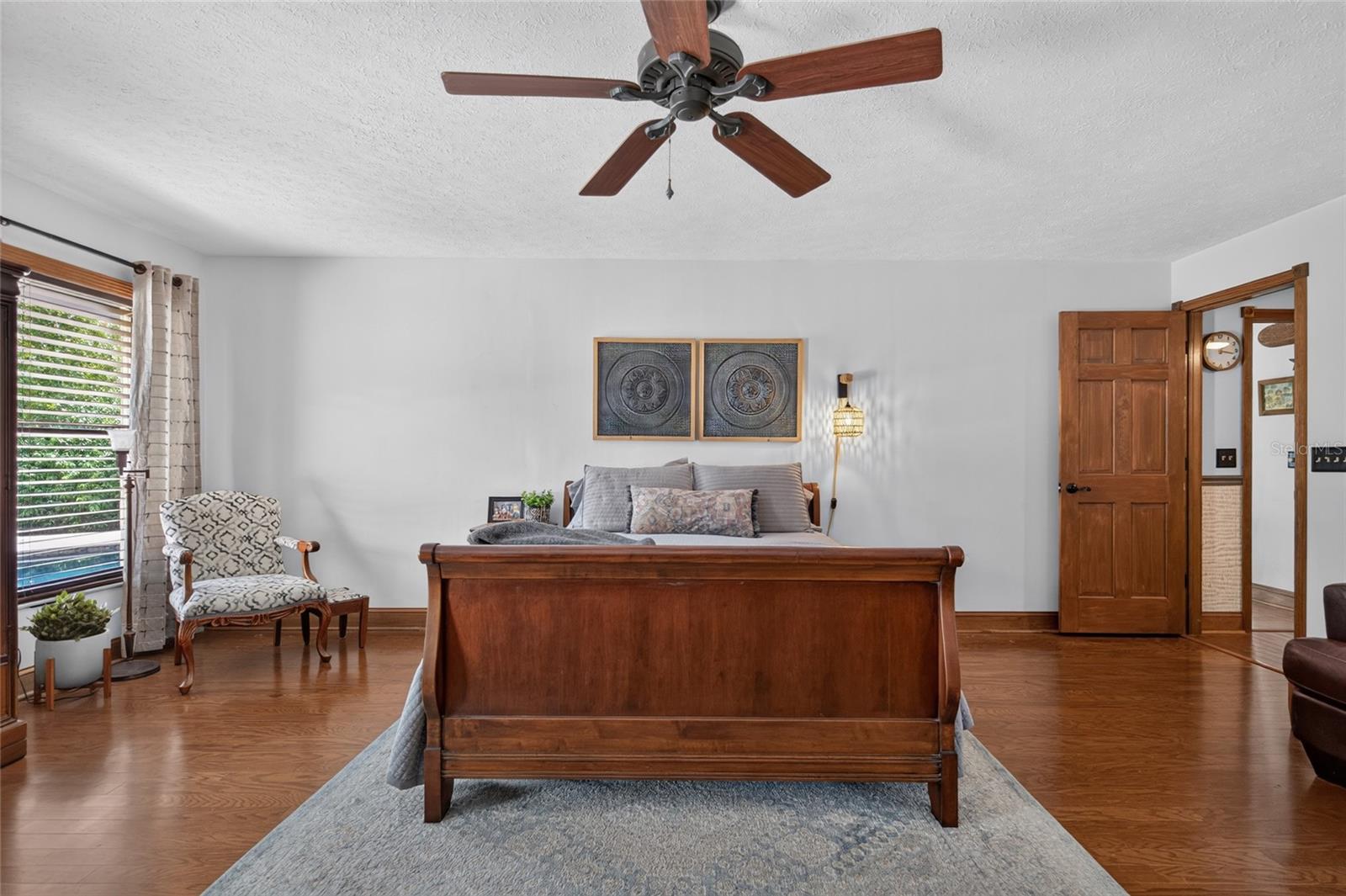 906 RETRIEVER AVE — photo 37