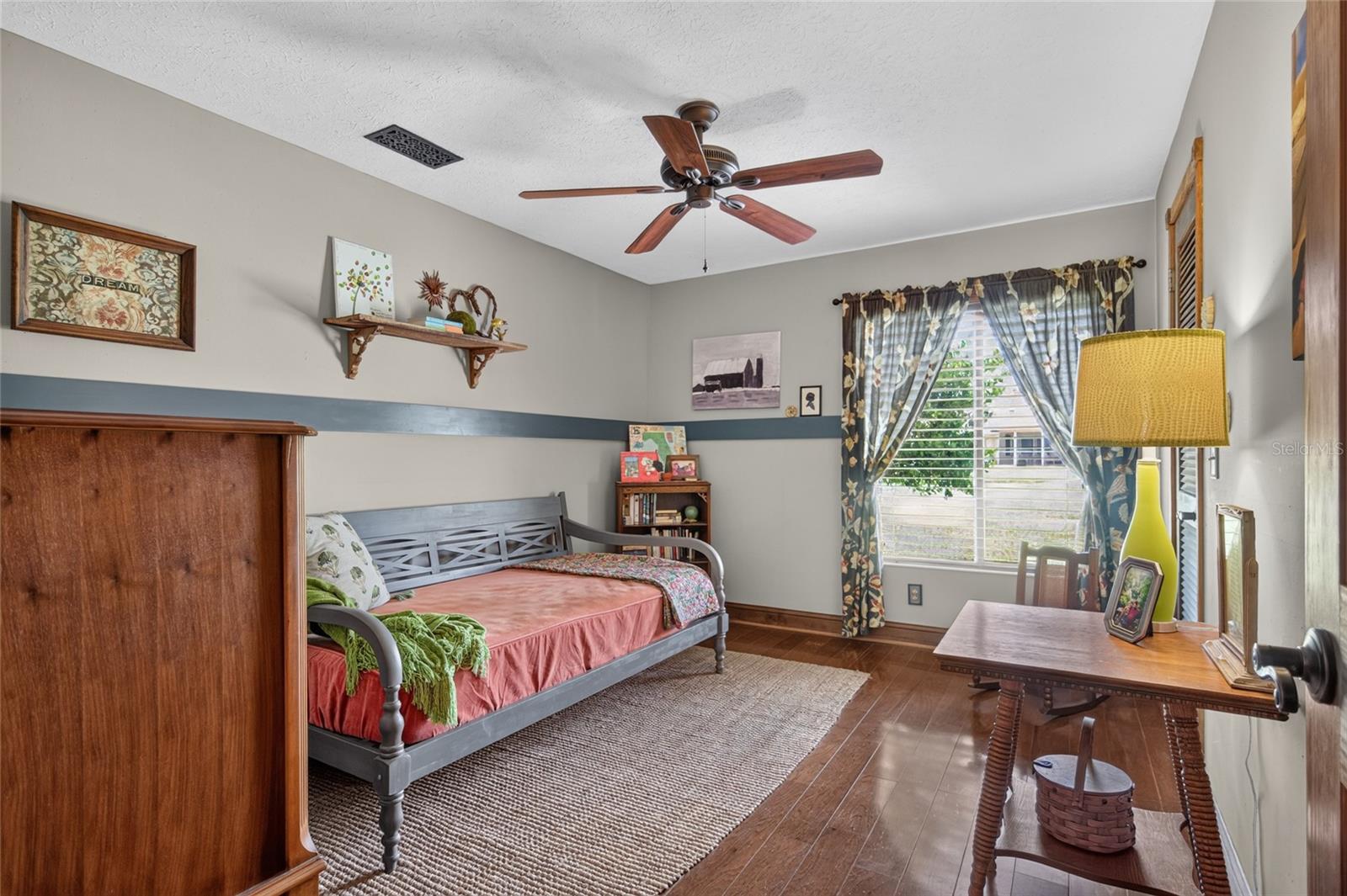 906 RETRIEVER AVE — photo 53