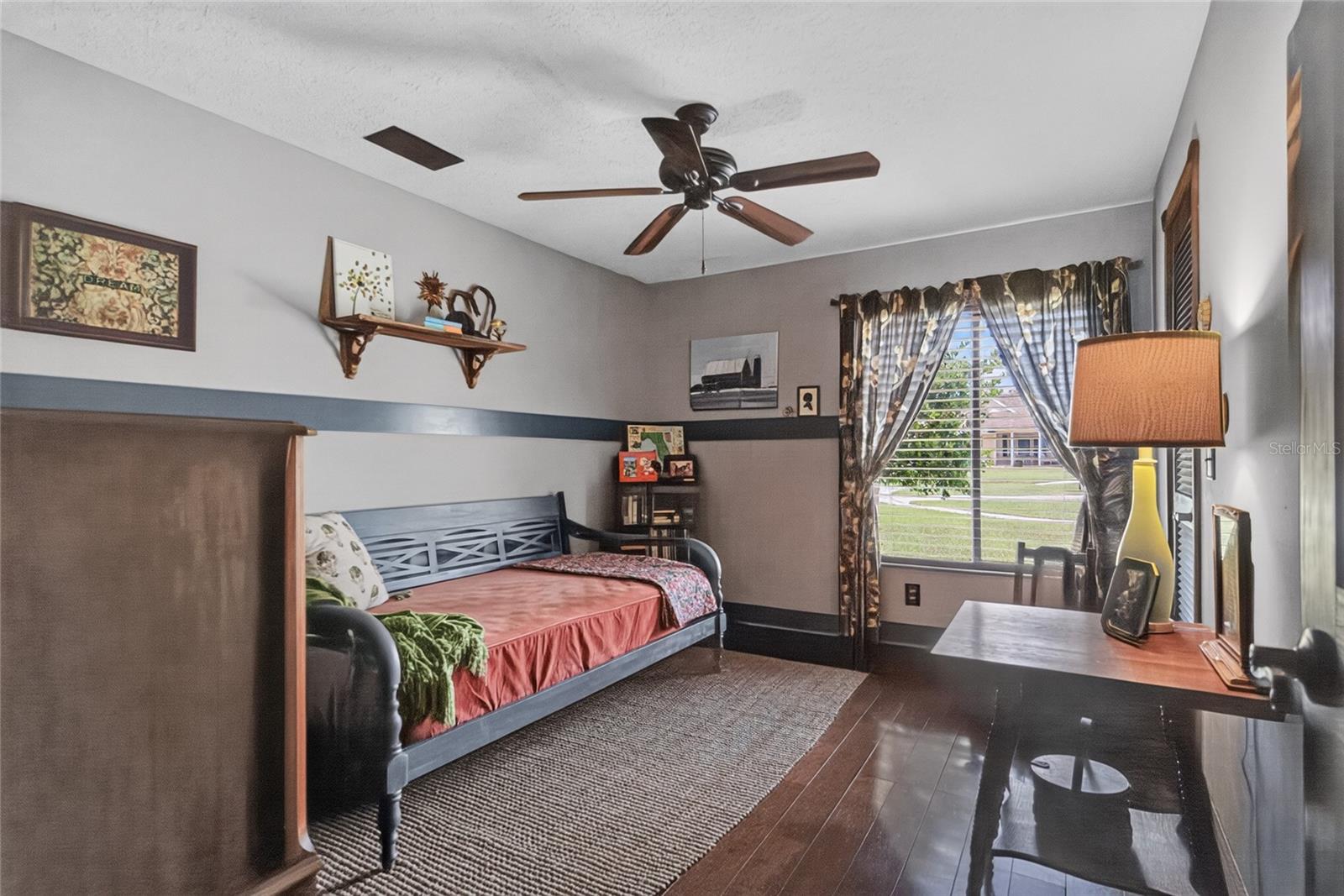 906 RETRIEVER AVE — photo 46