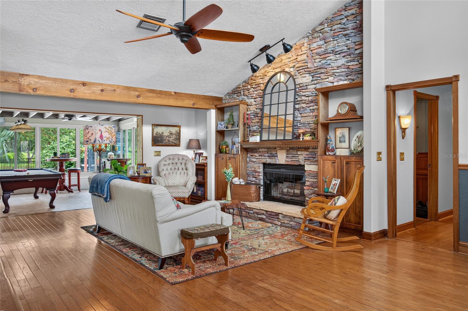 906 RETRIEVER AVE — photo 23