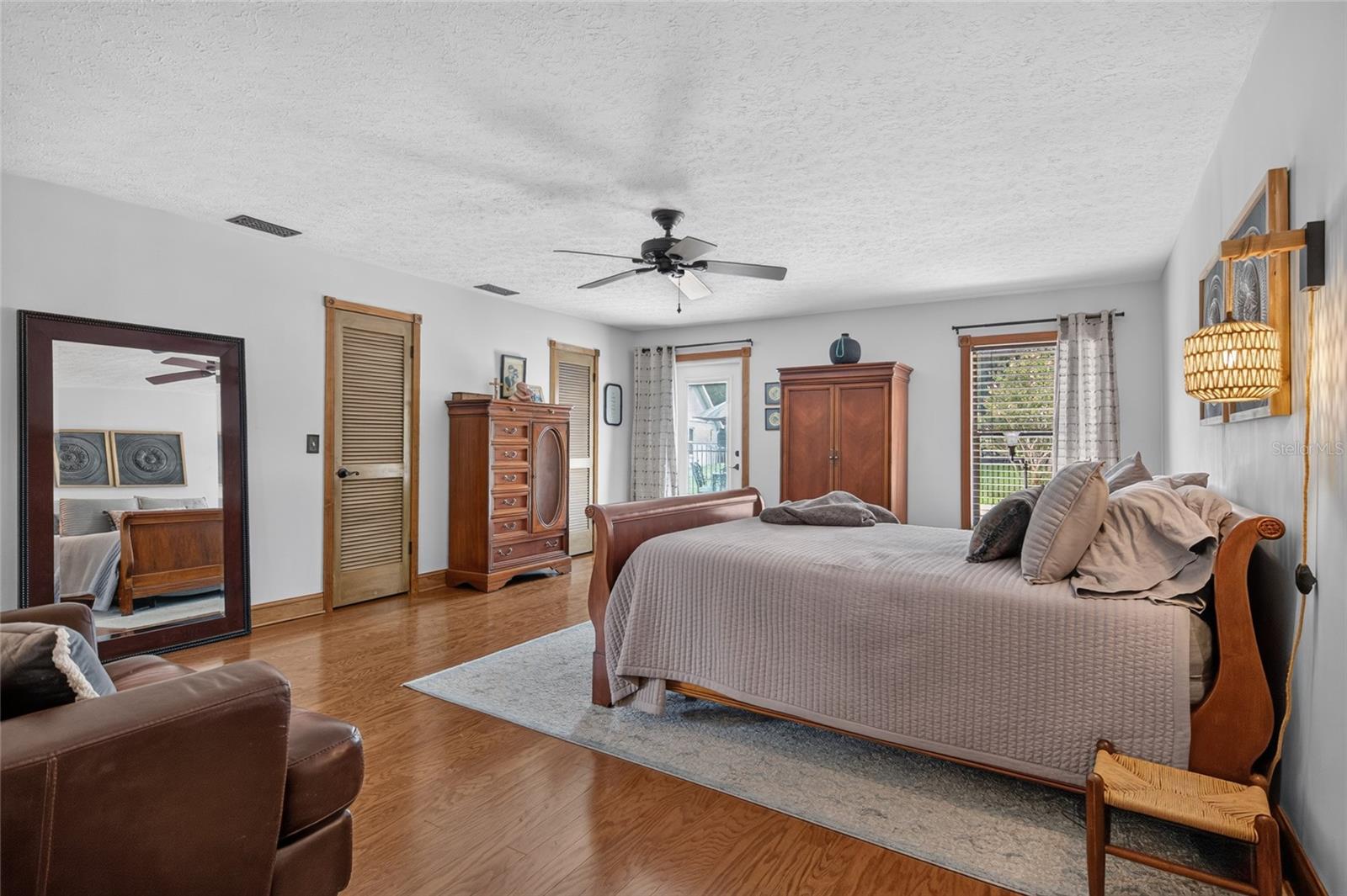 906 RETRIEVER AVE — photo 35