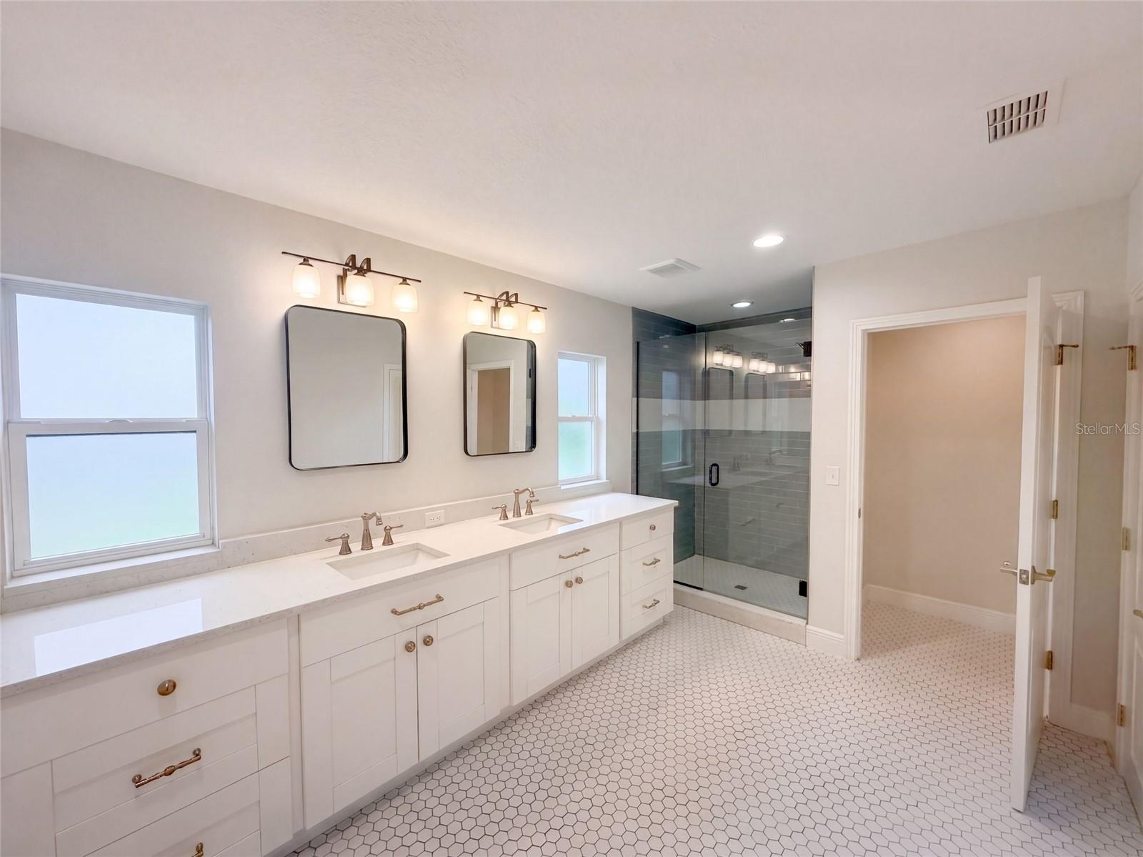 10806 W ELBOW DR — photo 16