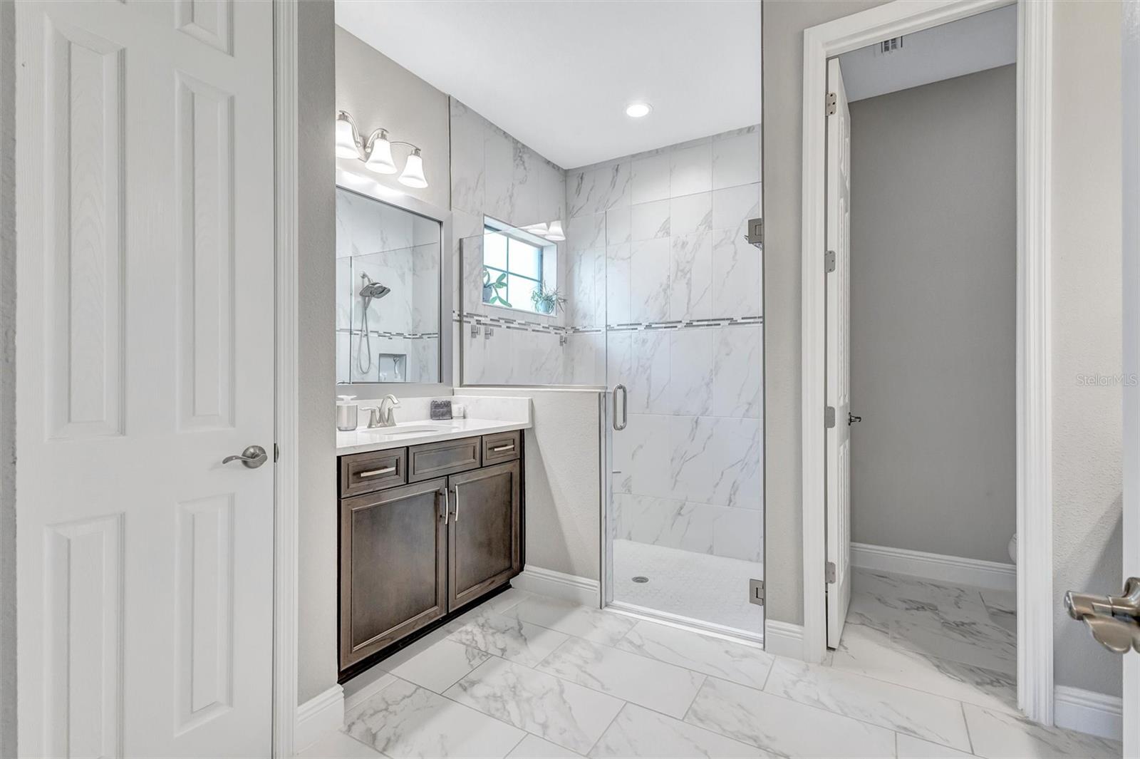 12717 OAK HILL WAY — photo 25