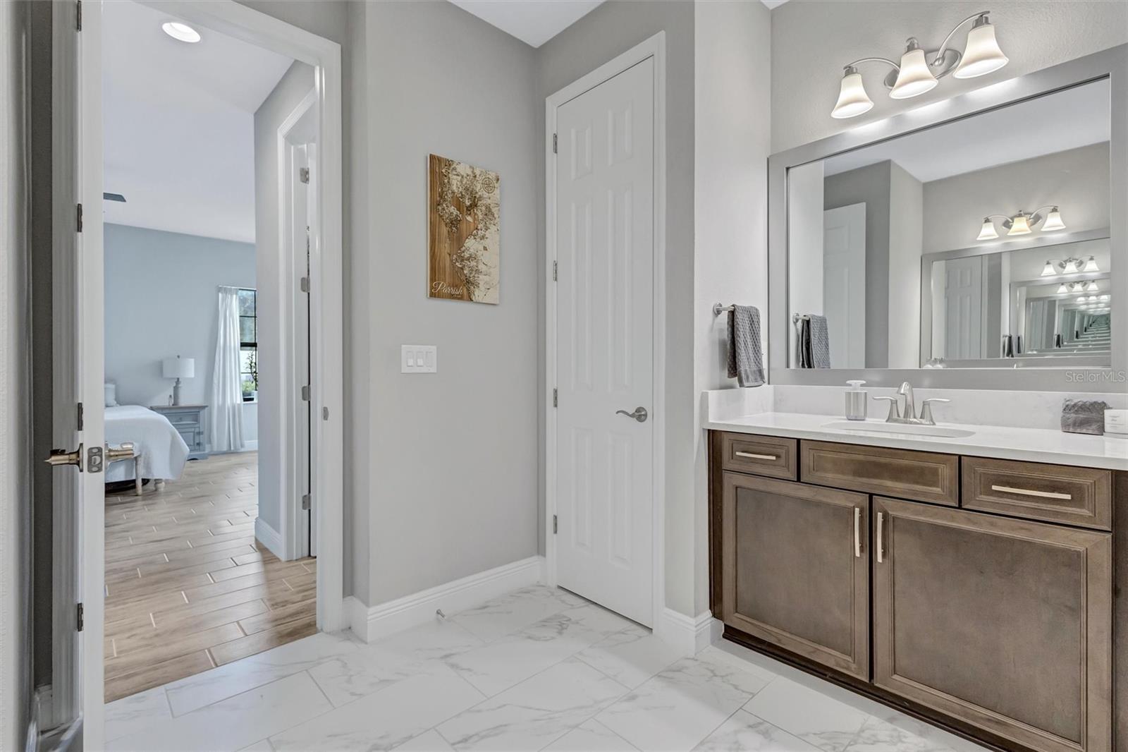 12717 OAK HILL WAY — photo 23