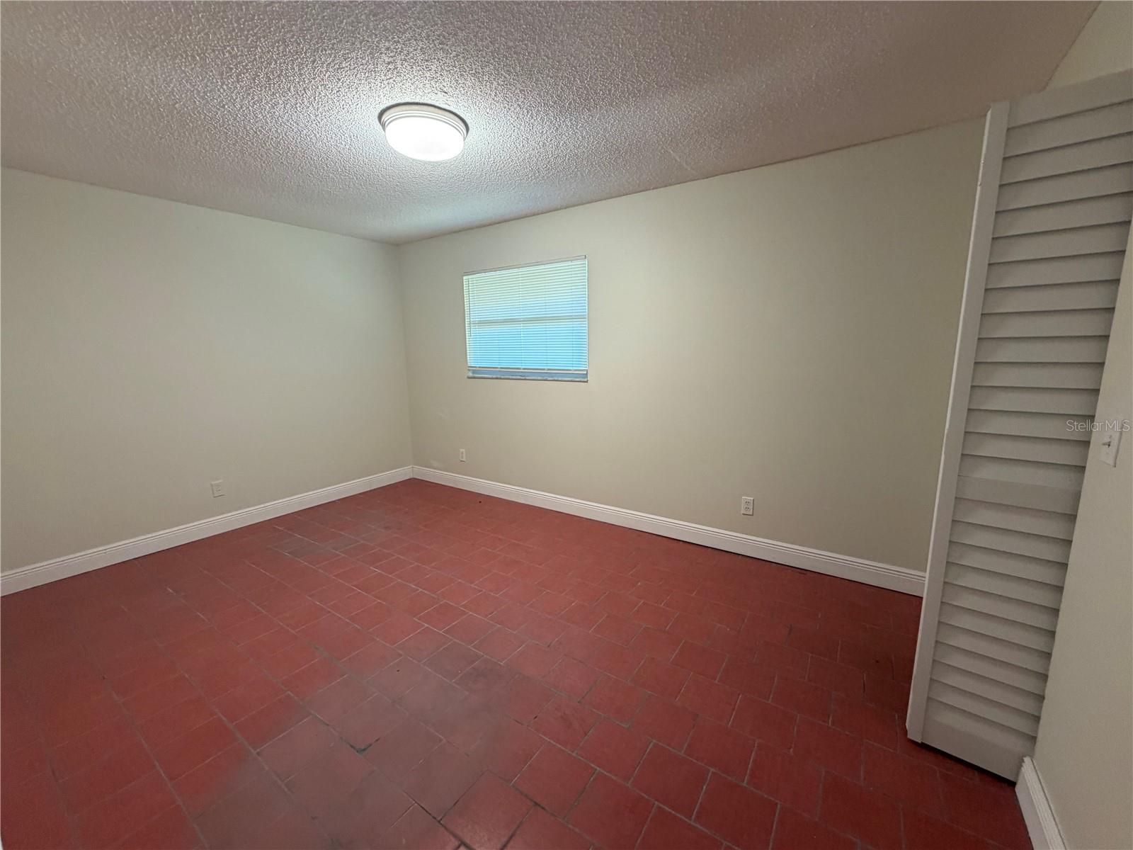 3096 GREEN ACRES AVE — photo 13