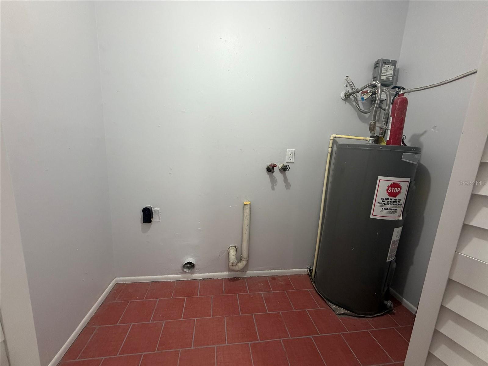 3096 GREEN ACRES AVE — photo 20
