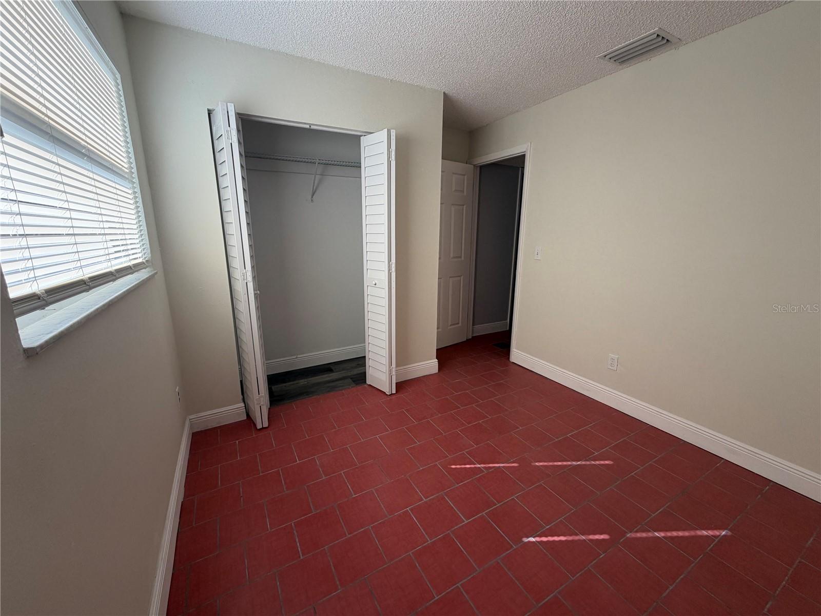 3096 GREEN ACRES AVE — photo 24