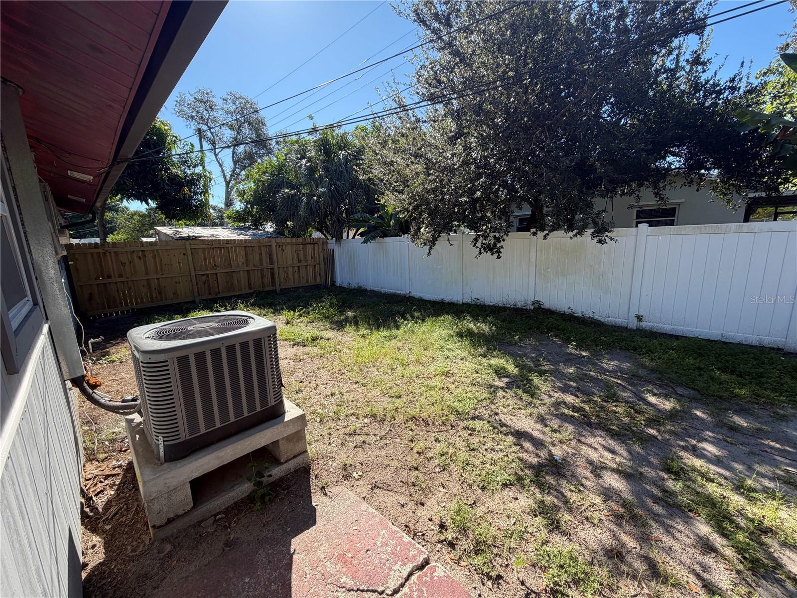 3096 GREEN ACRES AVE — photo 41