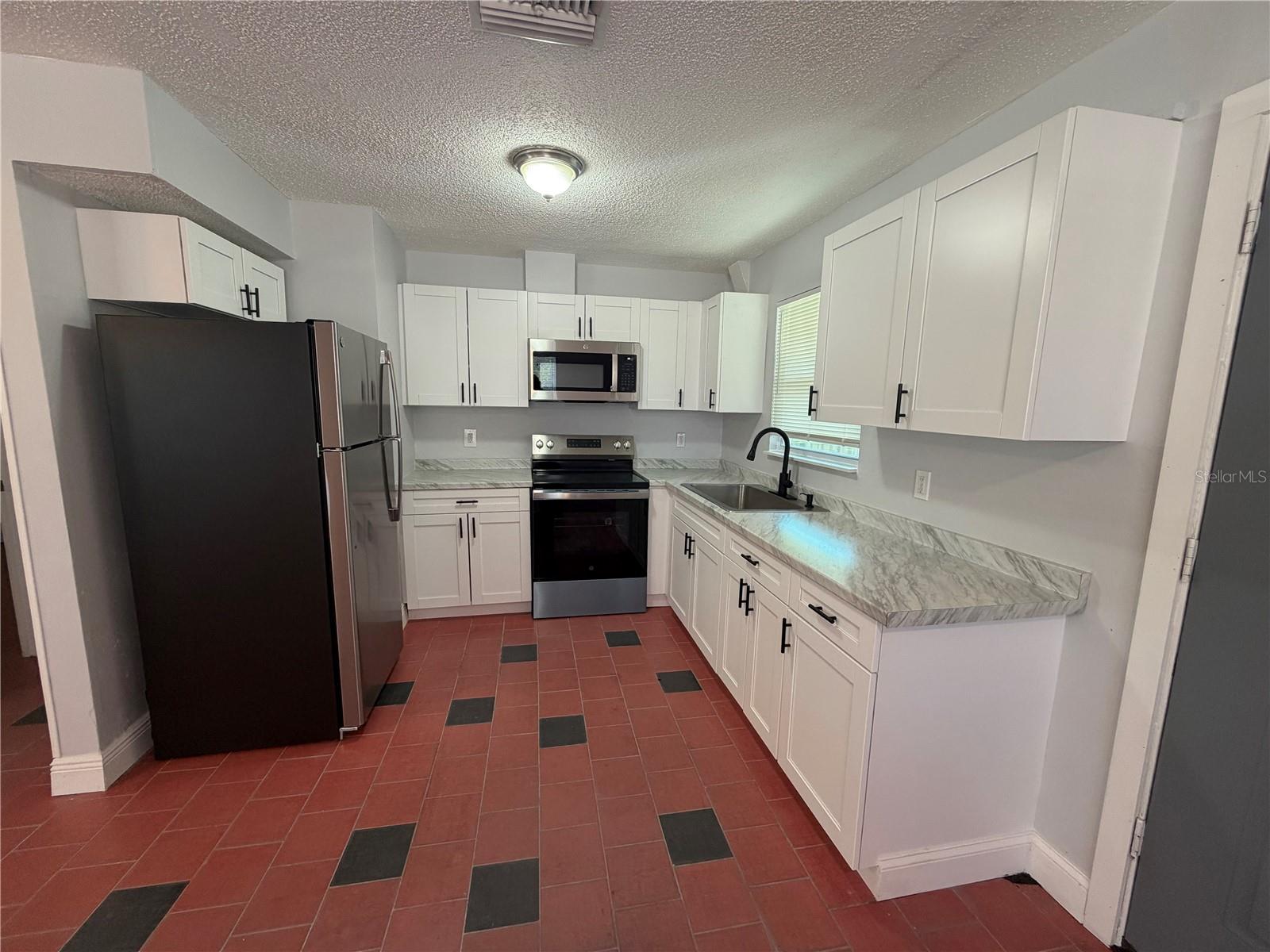 3096 GREEN ACRES AVE — photo 15