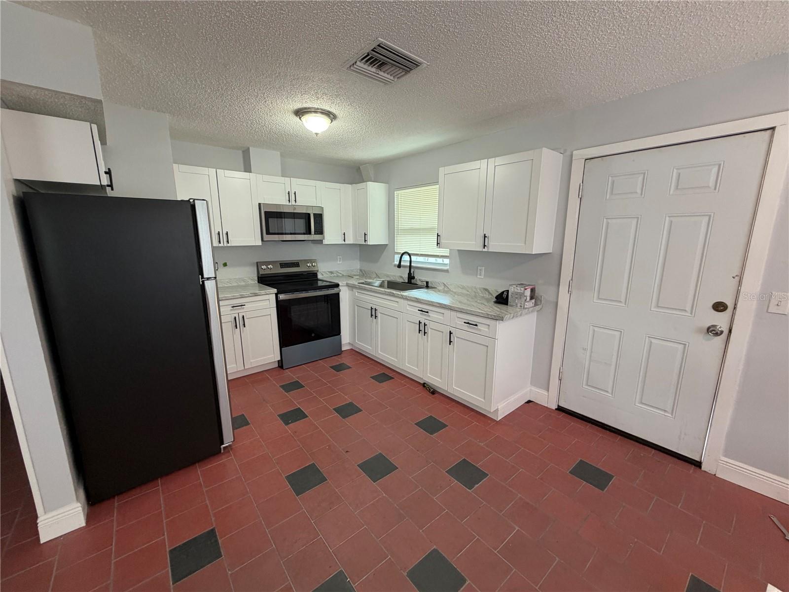 3096 GREEN ACRES AVE — photo 7