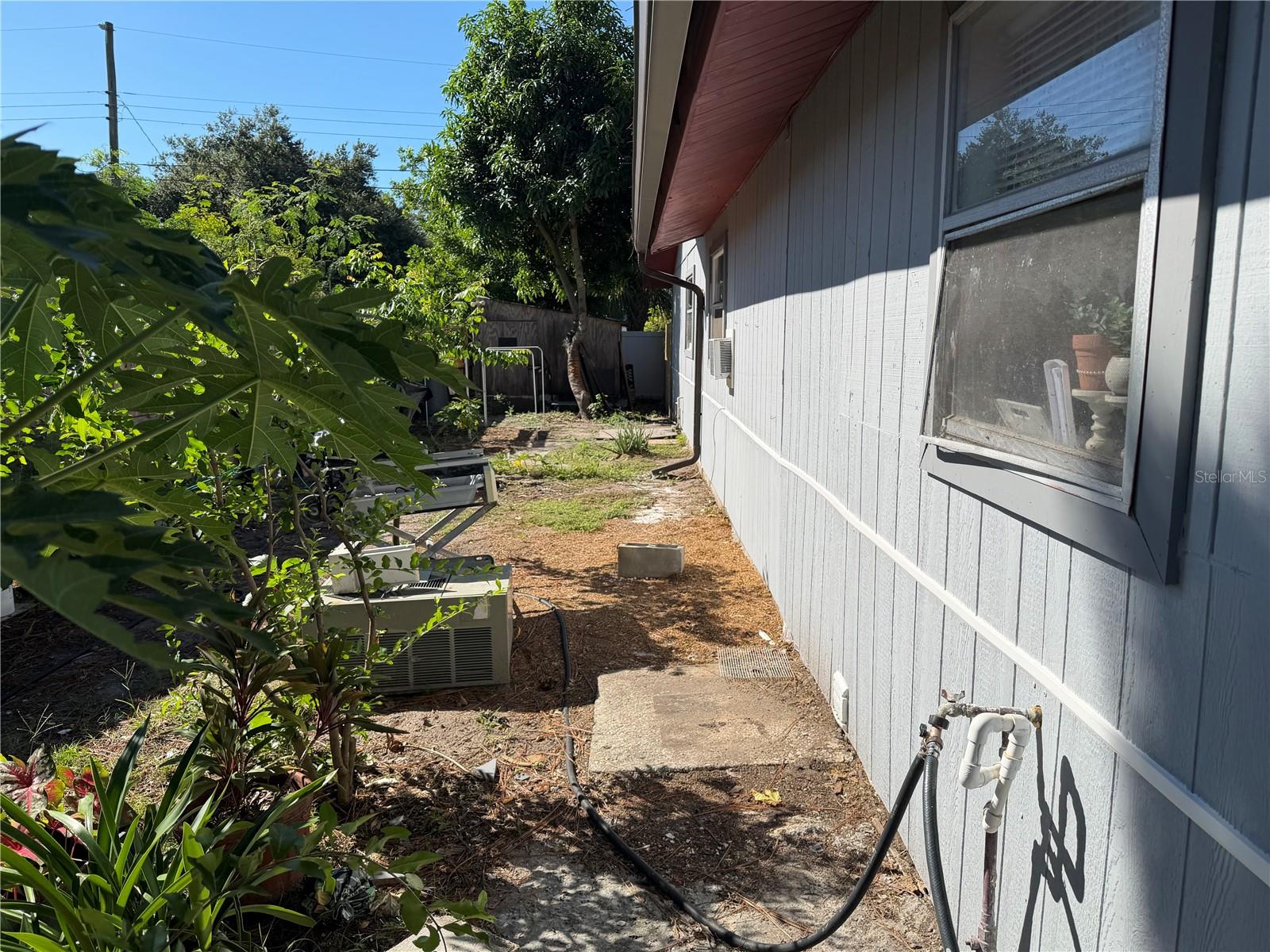 3096 GREEN ACRES AVE — photo 25