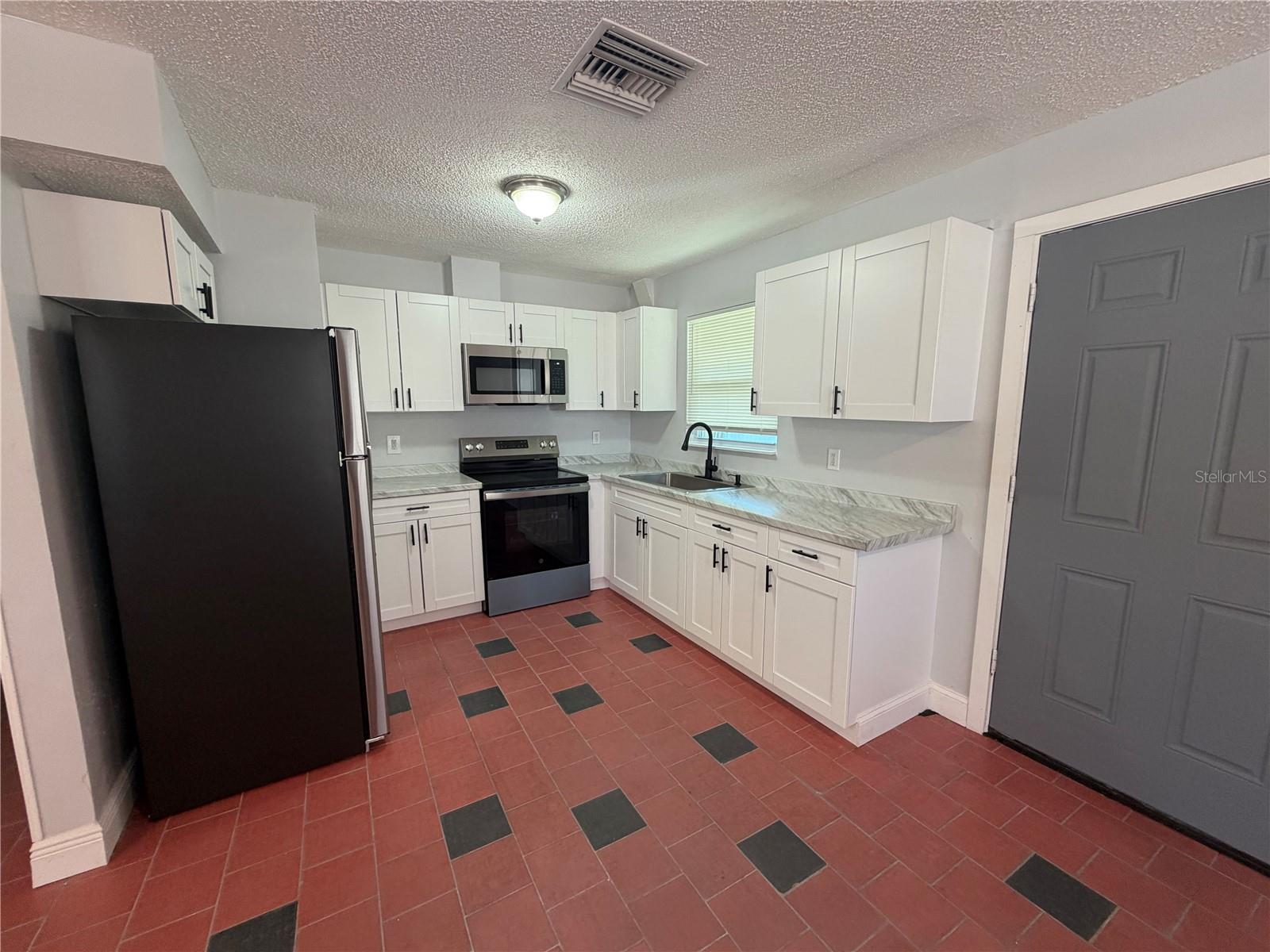 3096 GREEN ACRES AVE — photo 22