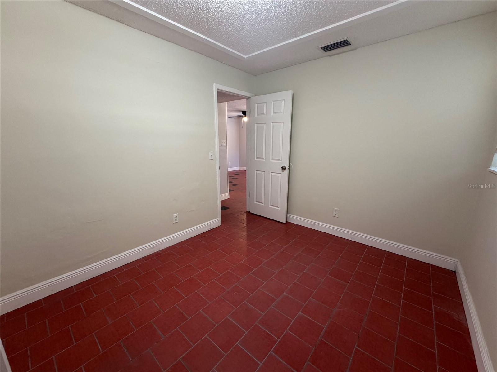 3096 GREEN ACRES AVE — photo 16