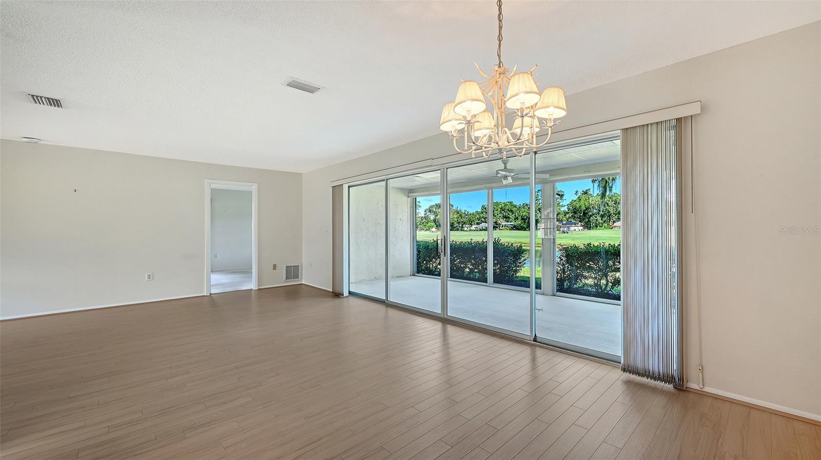 5513 PALM AIRE DR — photo 10