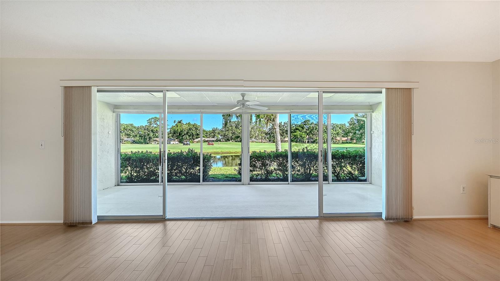 5513 PALM AIRE DR — photo 11