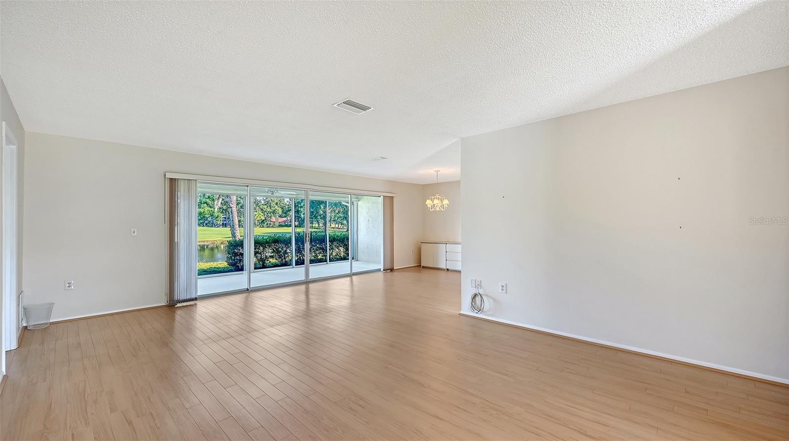 5513 PALM AIRE DR — photo 3
