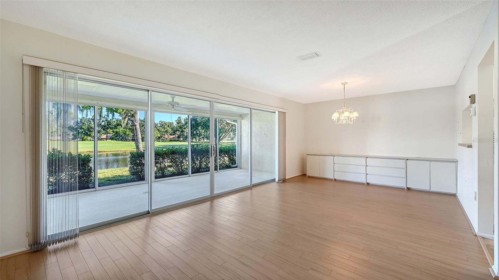 5513 PALM AIRE DR — photo 4