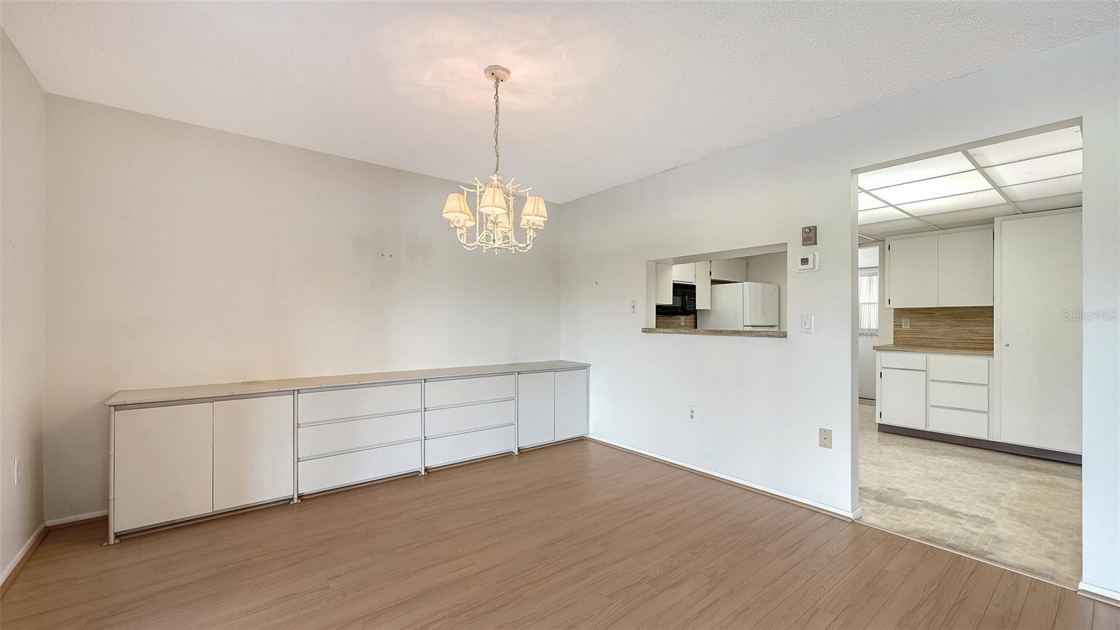 5513 PALM AIRE DR — photo 8
