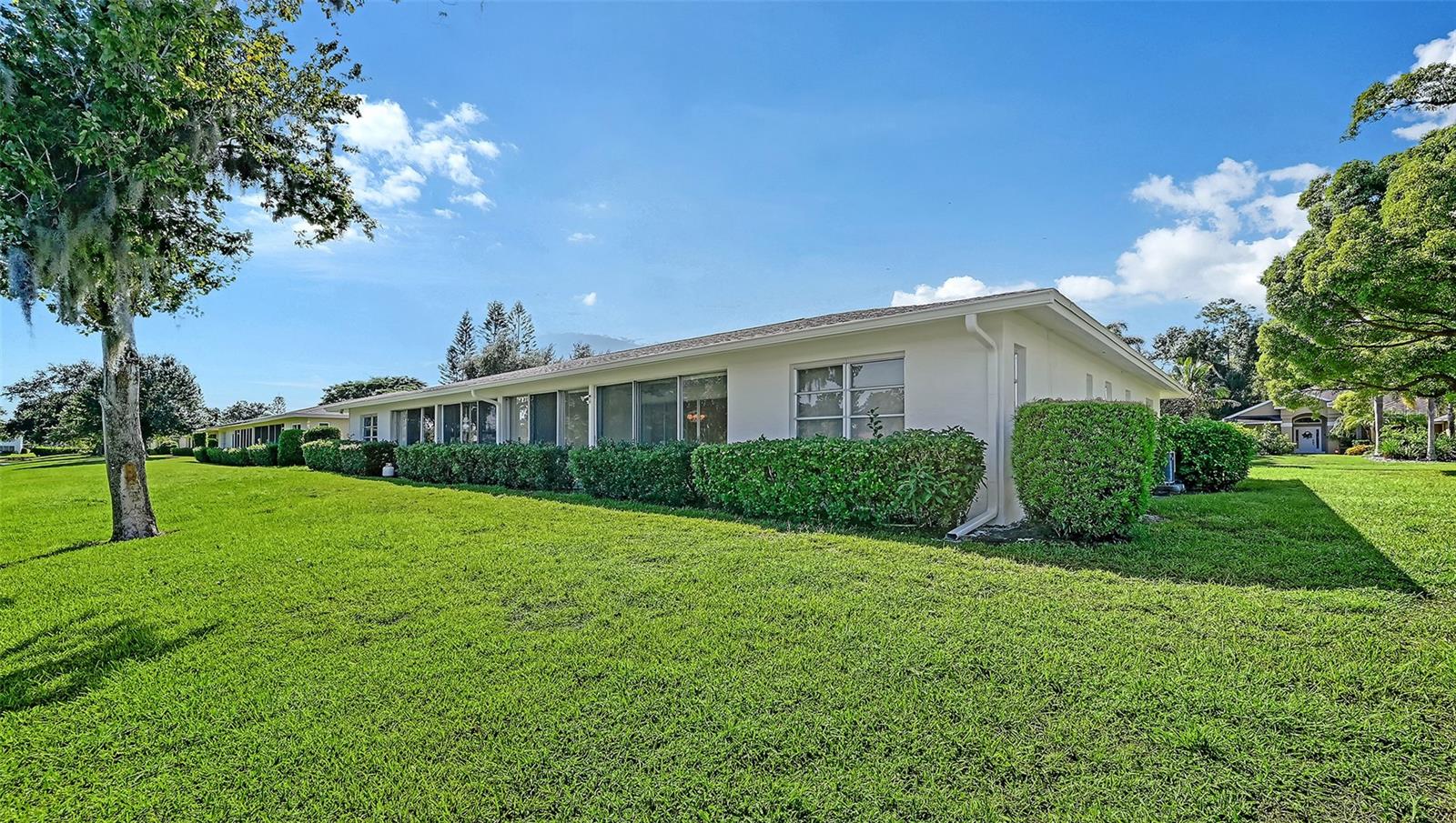 5513 PALM AIRE DR — photo 32