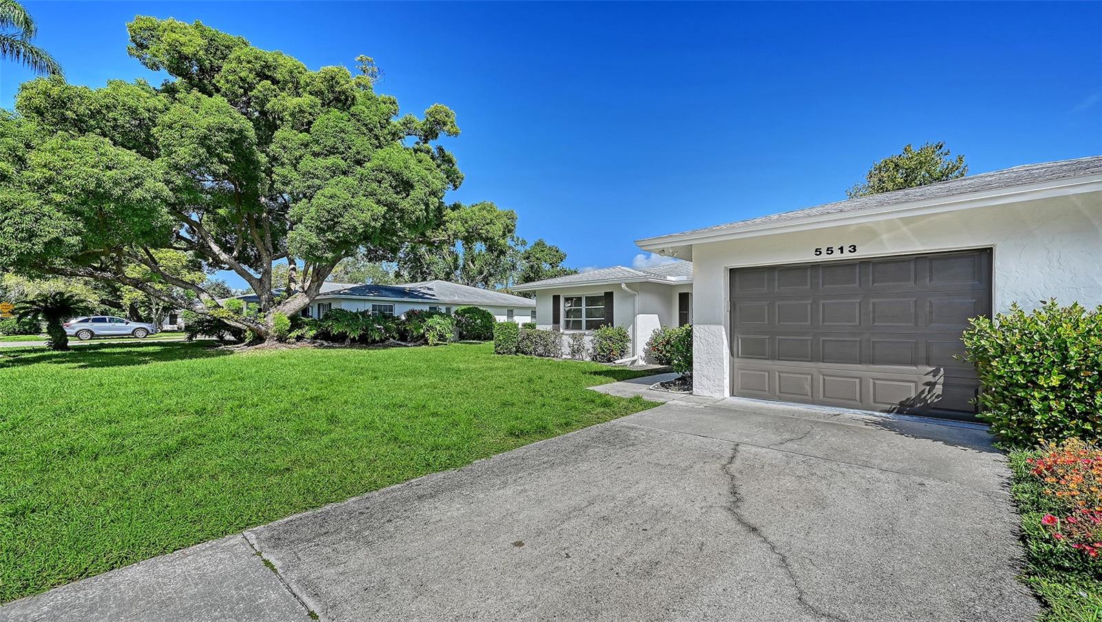 5513 PALM AIRE DR — photo 39