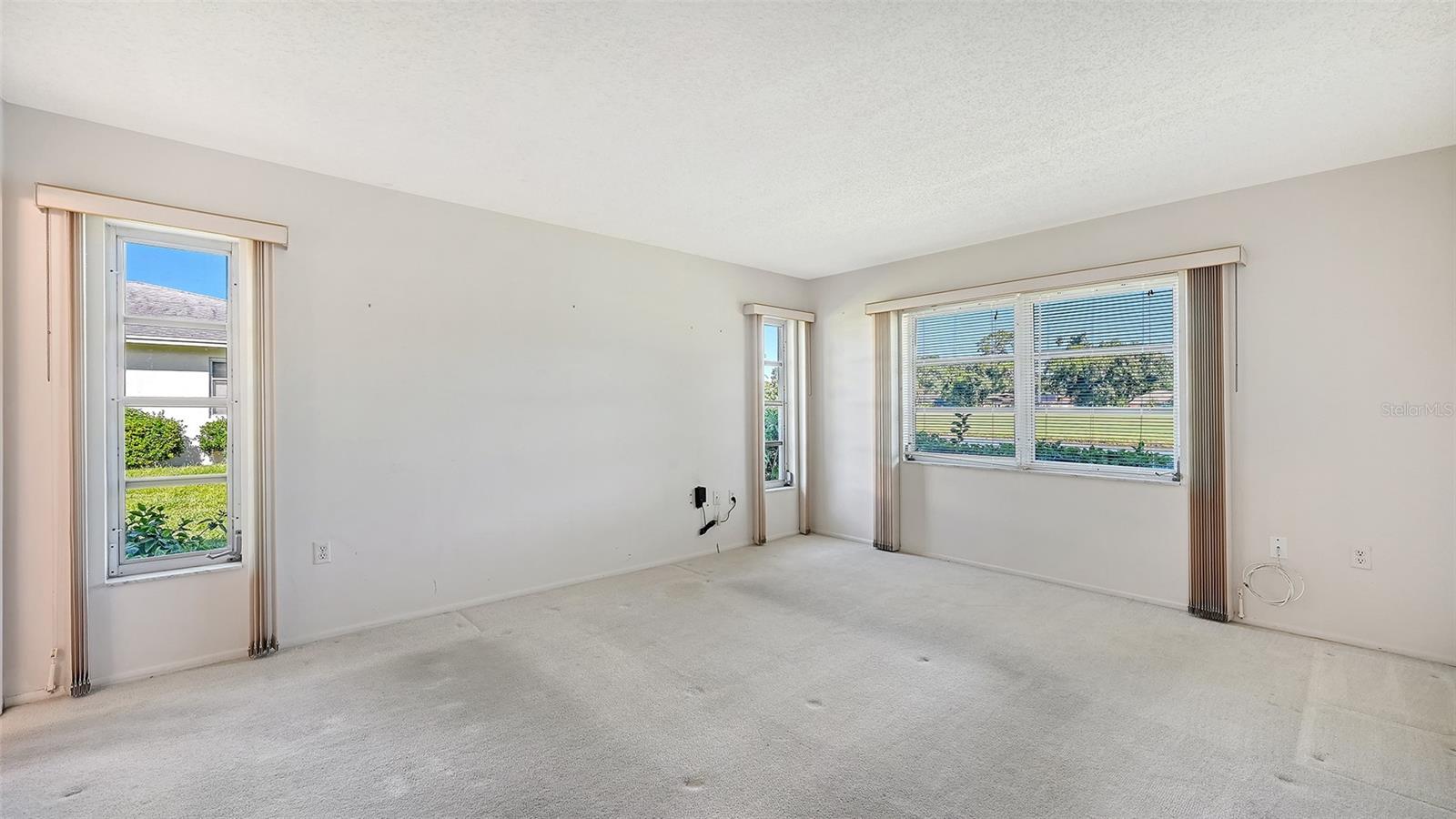 5513 PALM AIRE DR — photo 19