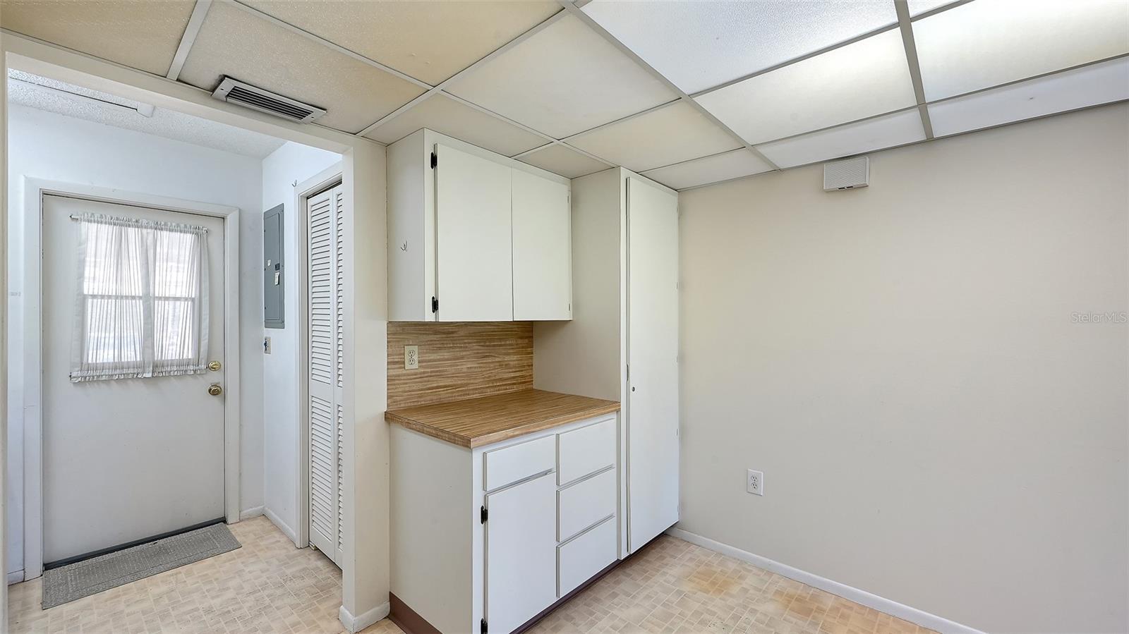 5513 PALM AIRE DR — photo 17