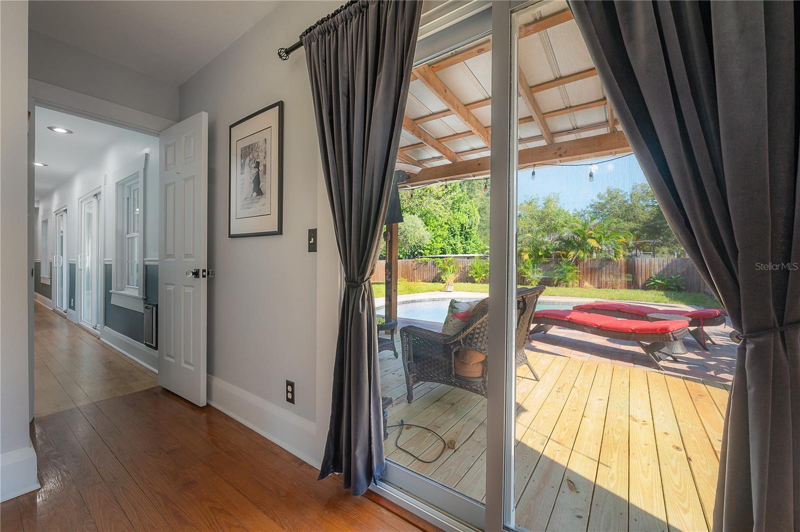 203 W FRIERSON AVE — photo 40