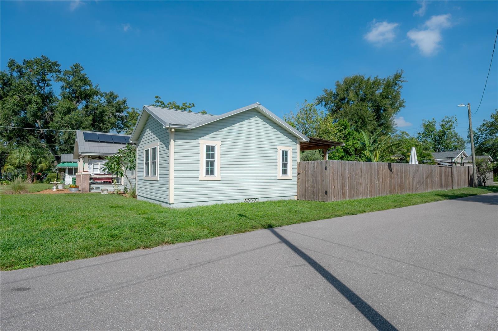 203 W FRIERSON AVE — photo 66