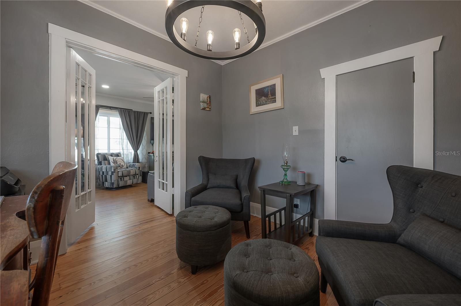 203 W FRIERSON AVE — photo 21