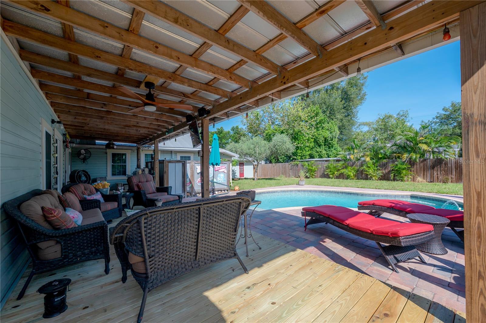 203 W FRIERSON AVE — photo 48