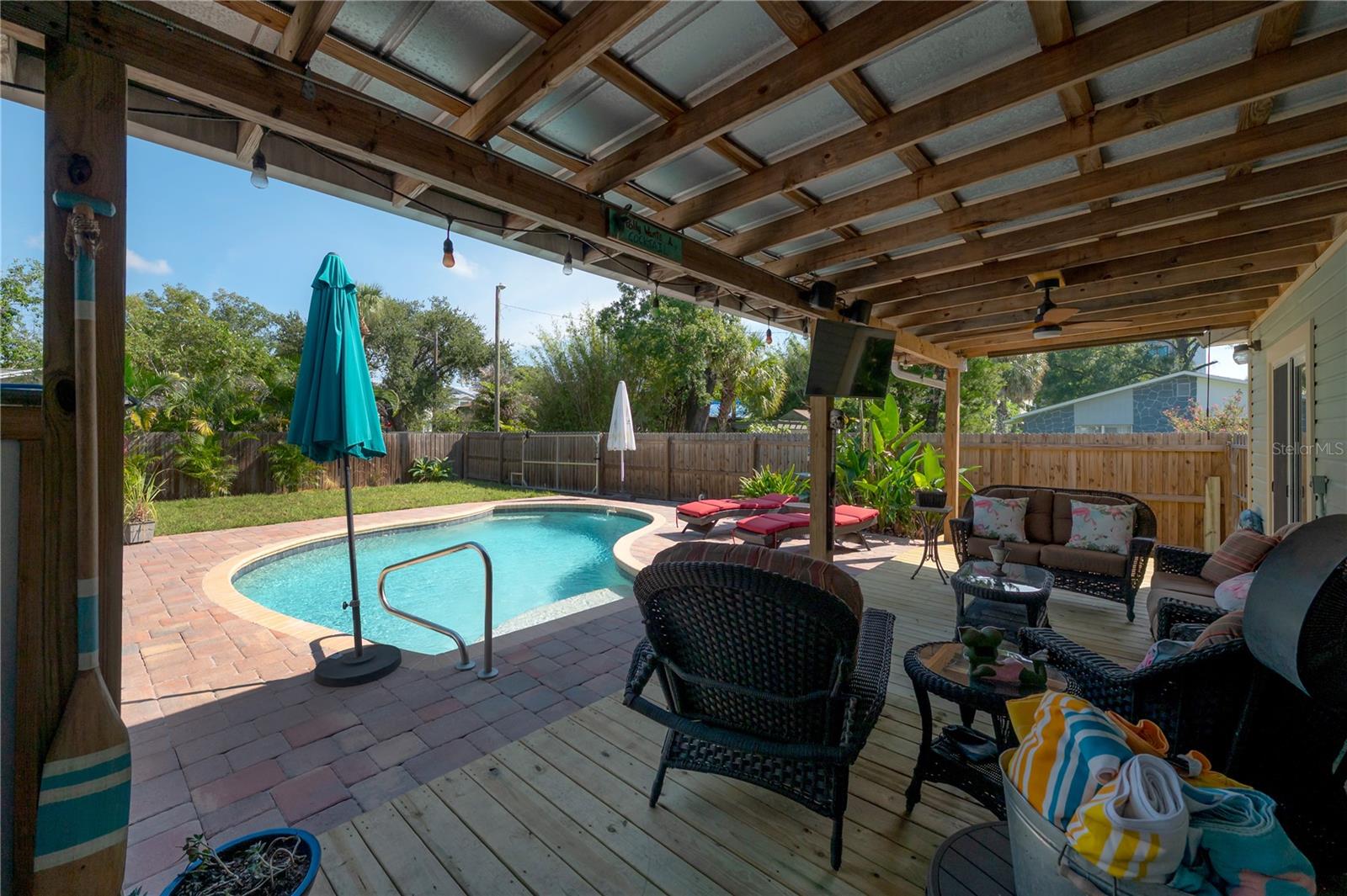 203 W FRIERSON AVE — photo 43