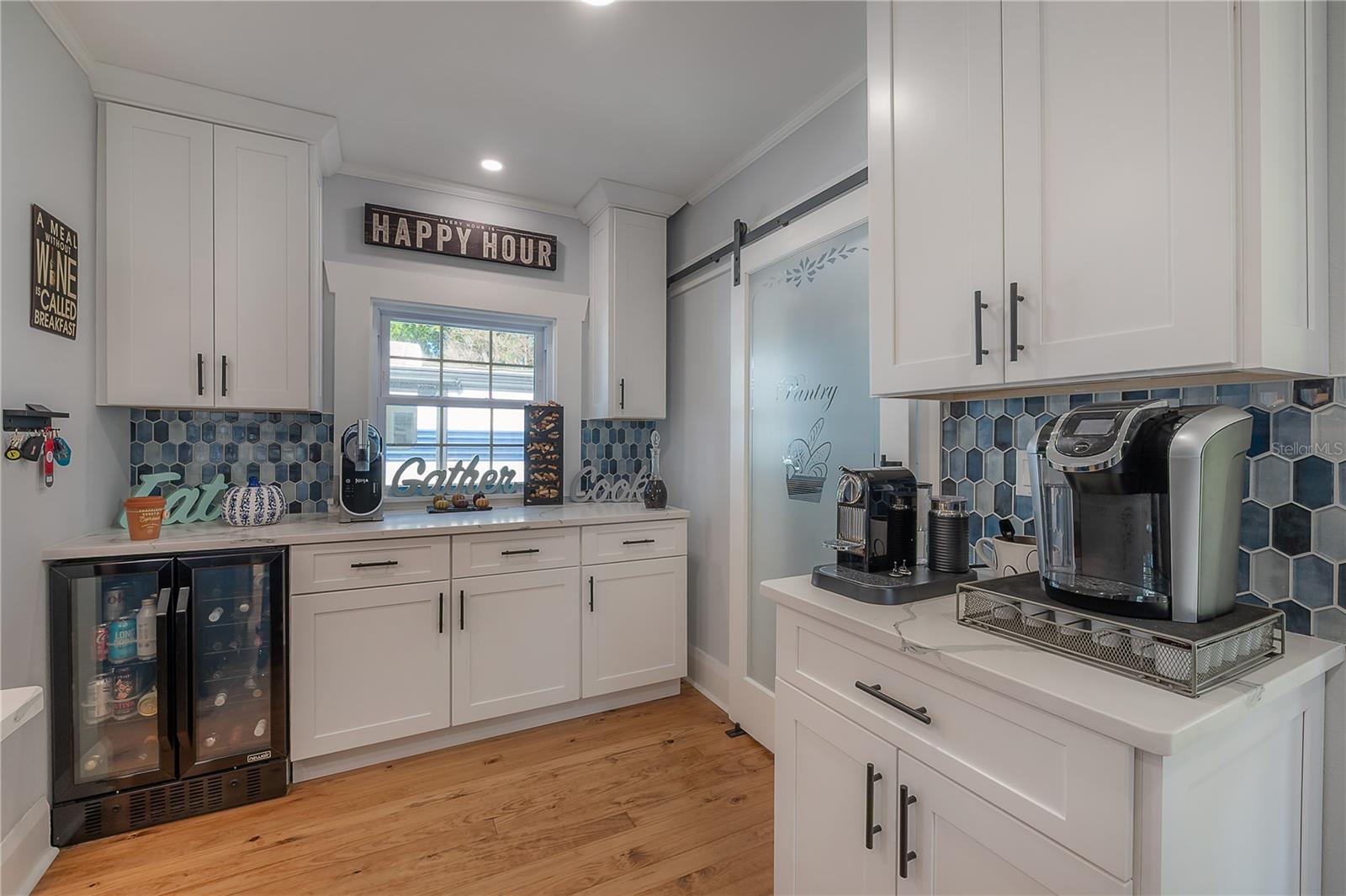 203 W FRIERSON AVE — photo 17