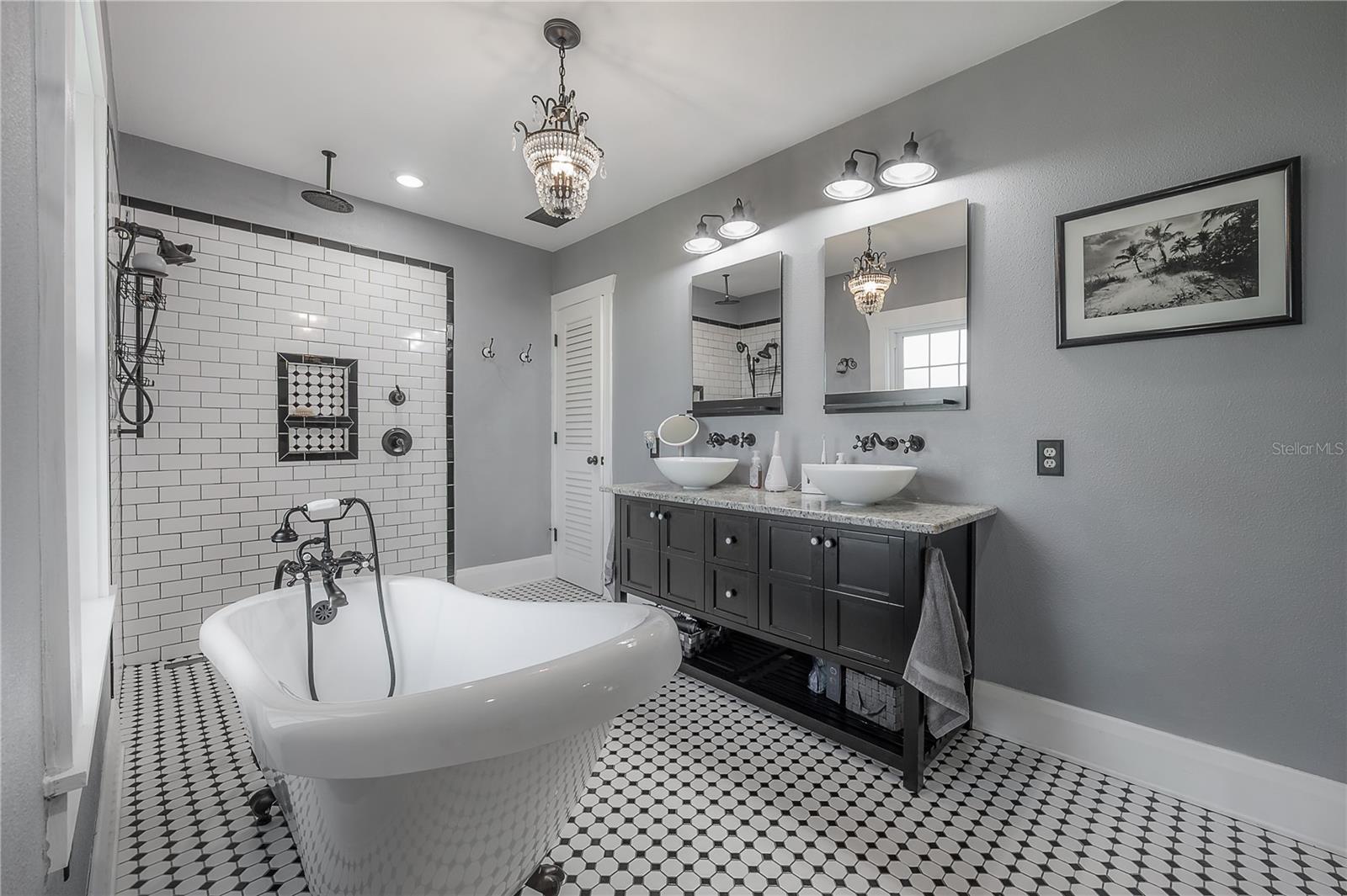 203 W FRIERSON AVE — photo 26