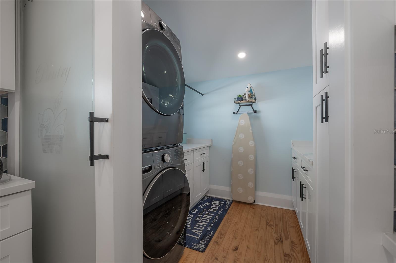 203 W FRIERSON AVE — photo 22