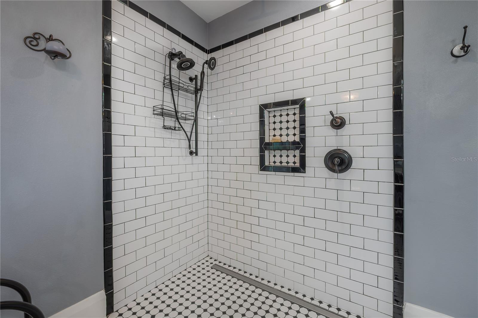 203 W FRIERSON AVE — photo 27