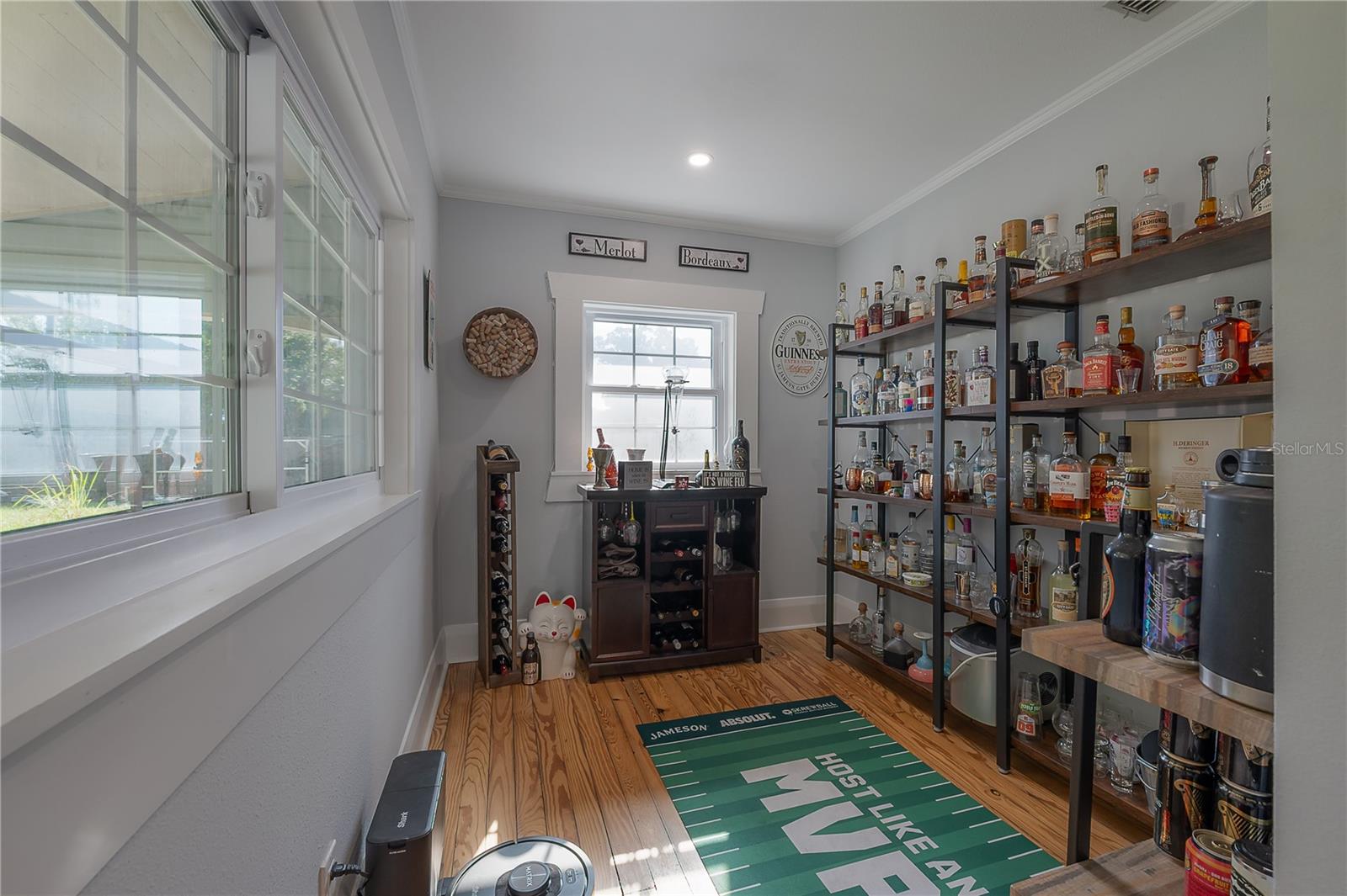 203 W FRIERSON AVE — photo 31