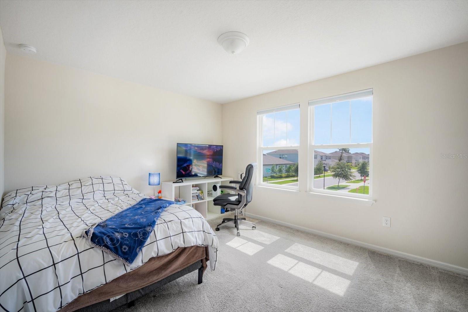 13157 PEACHLEAF AVE — photo 17