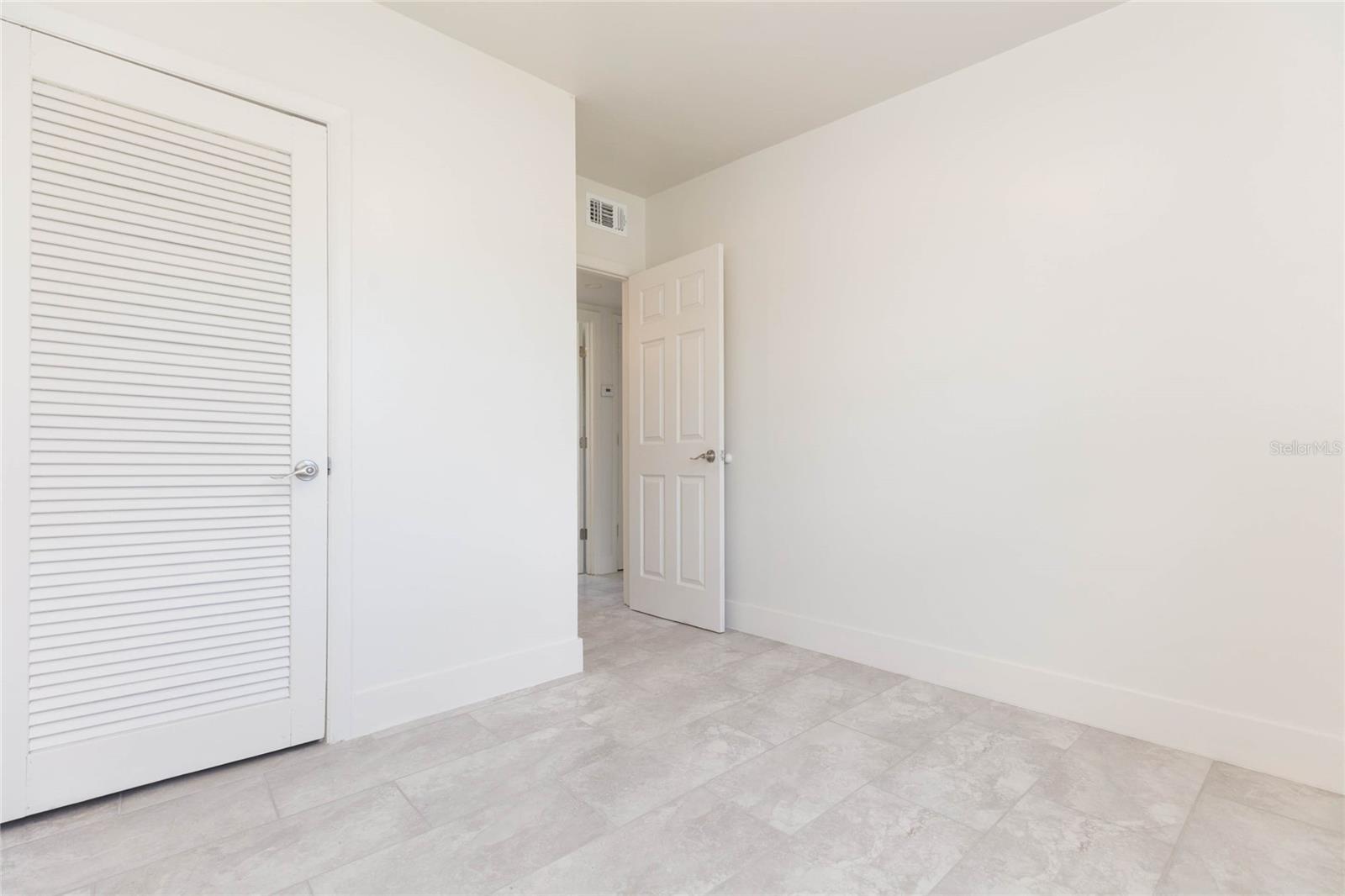 5016 S 86TH ST — photo 15