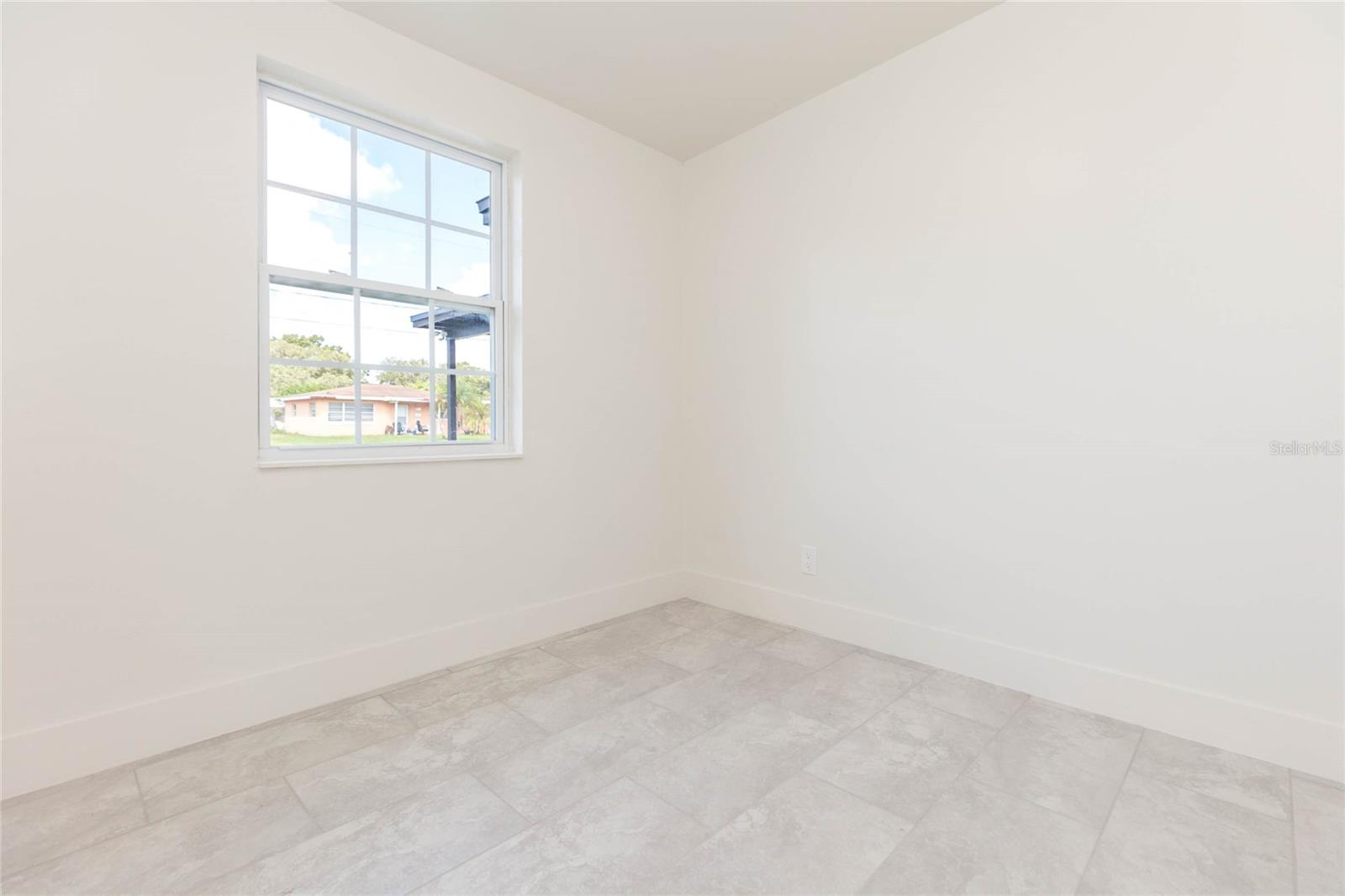 5016 S 86TH ST — photo 14