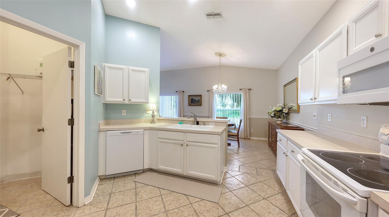4933 THAMES LN — photo 18