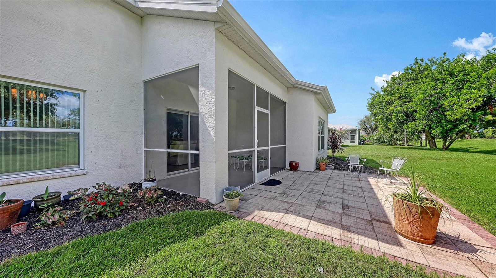 4933 THAMES LN — photo 36