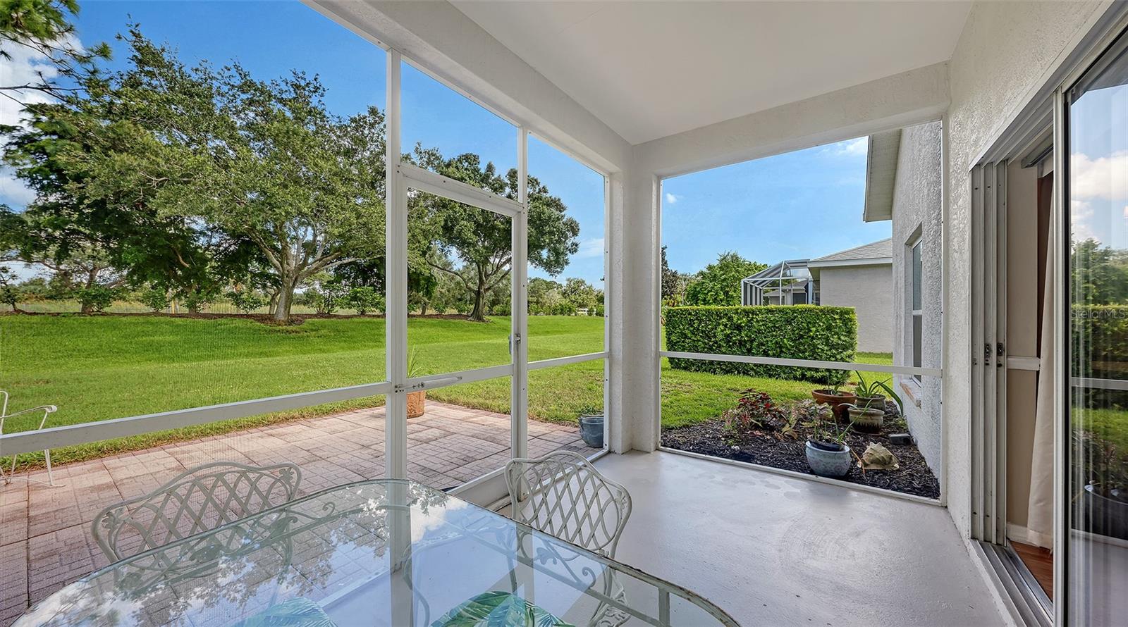 4933 THAMES LN — photo 34