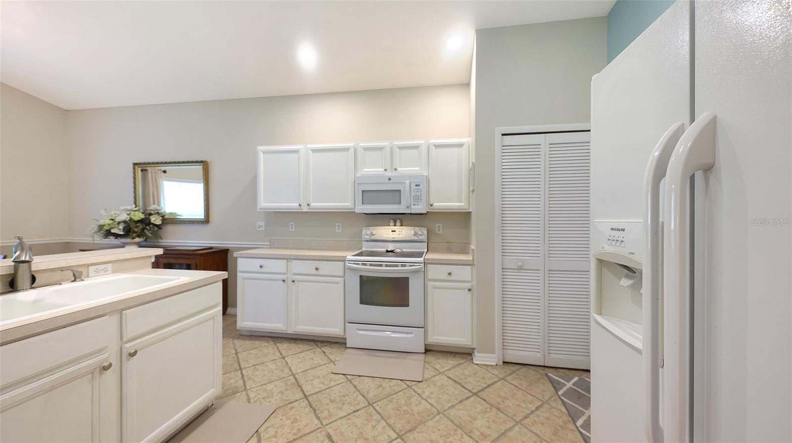 4933 THAMES LN — photo 17