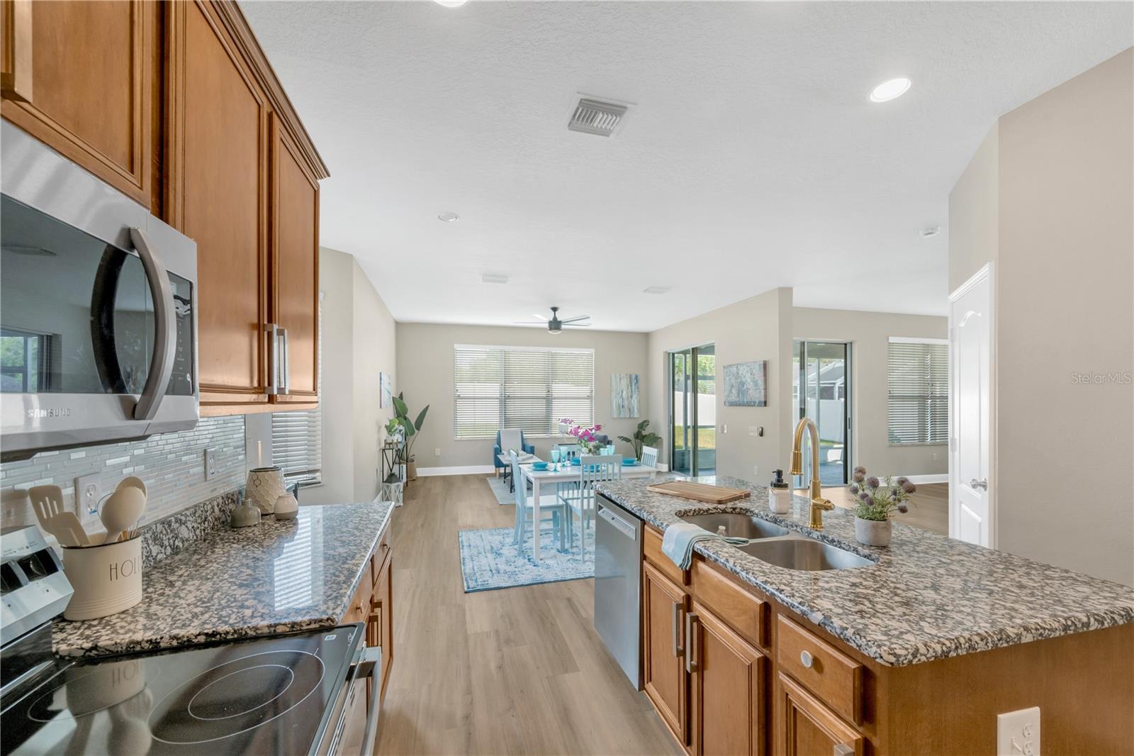 1804 SAMANTHA LN — photo 13