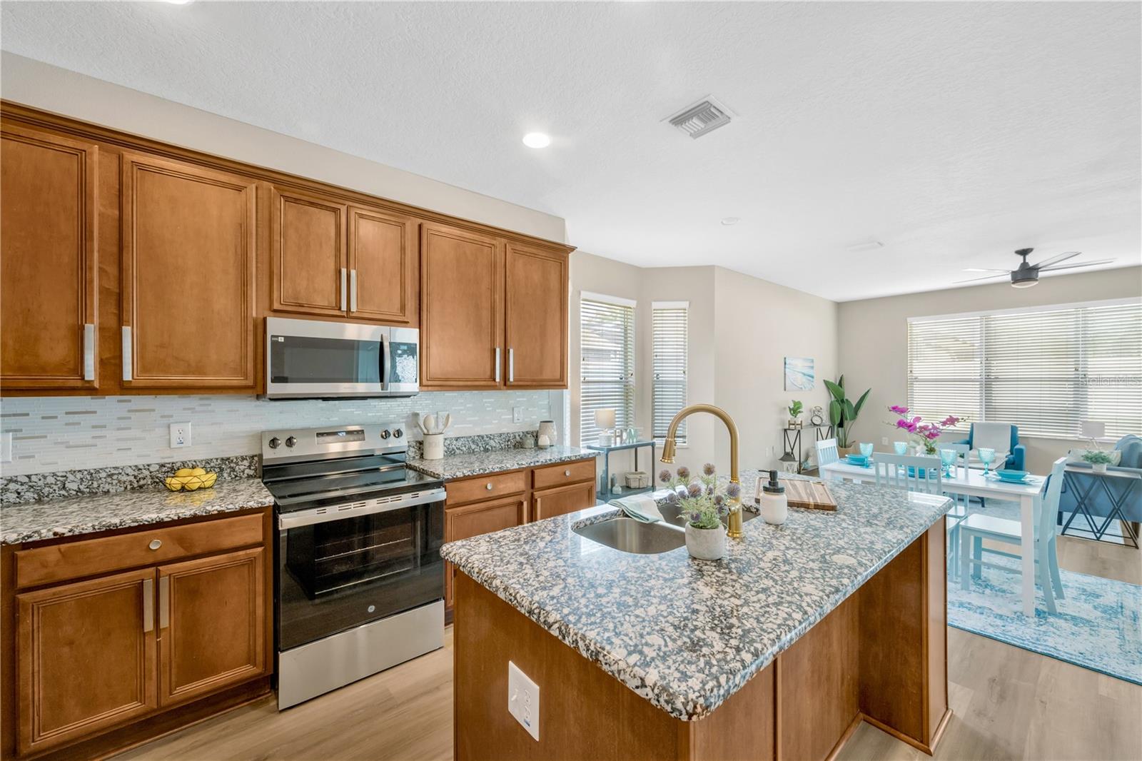 1804 SAMANTHA LN — photo 2