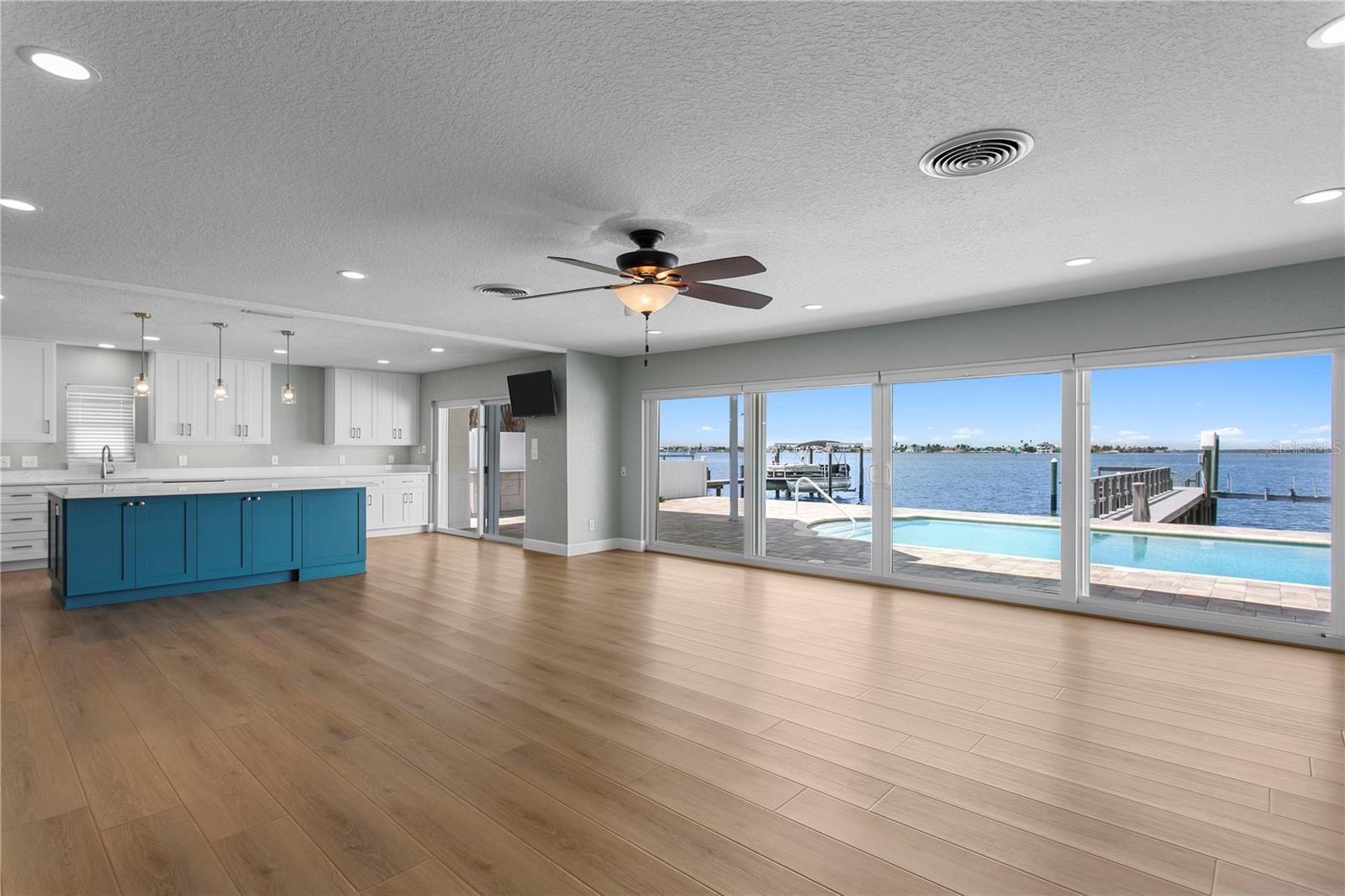 7989 CAUSEWAY BLVD N — photo 18